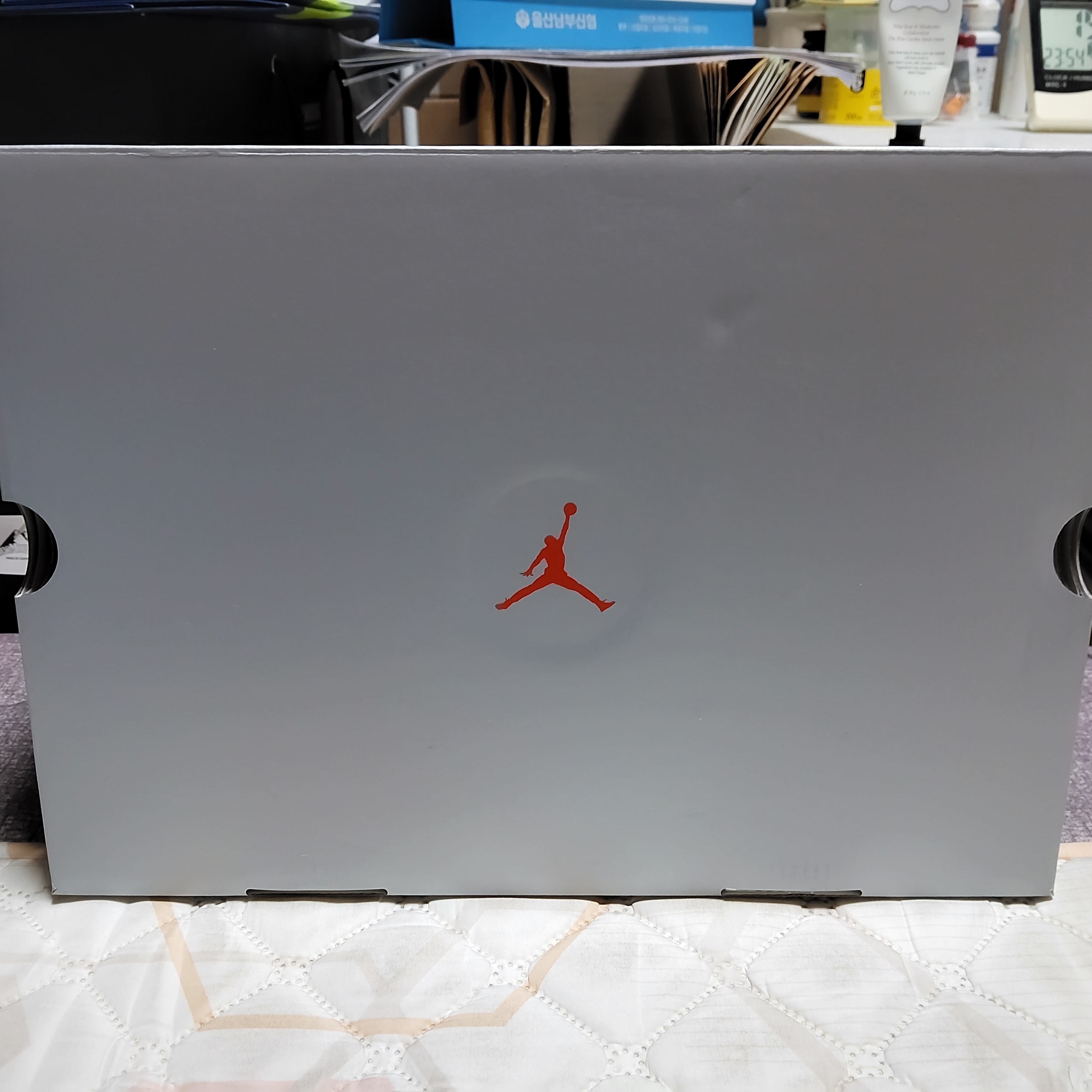 Jordan 13 Retro White and University Red 착용 스타일 - 8