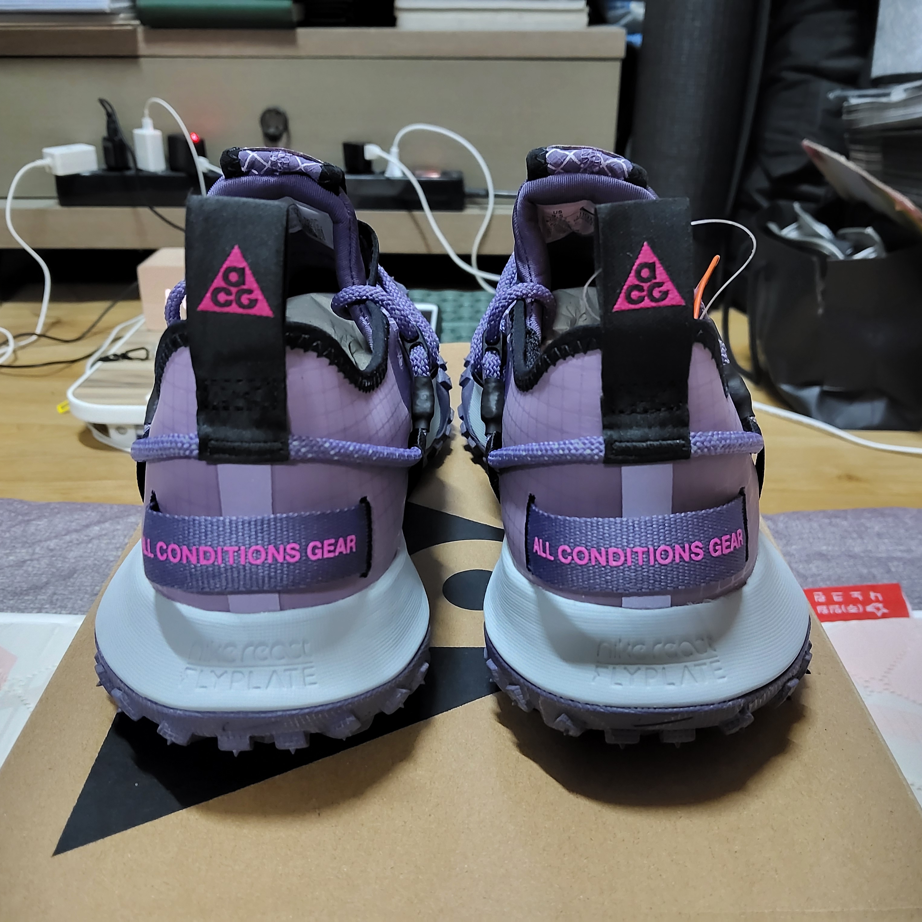 Nike ACG Mountain Fly Low Canyon Purple 착용 스타일 - 4