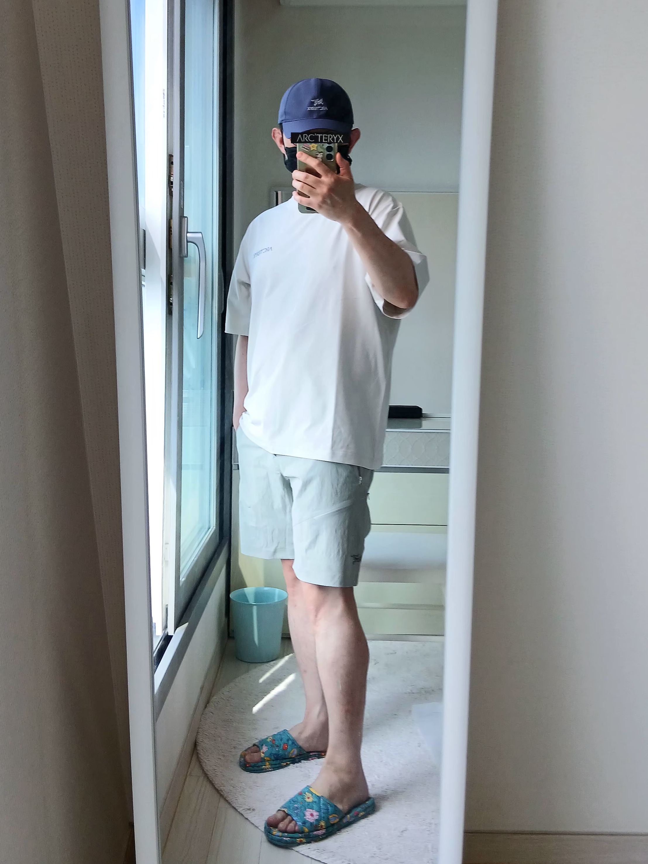 Arc'teryx Envoy Grand Wall SS T-Shirt Sea Salt, Arc'teryx Gamma Quick Dry Shorts 9 Inch Habitat 착용 스타일 - 7