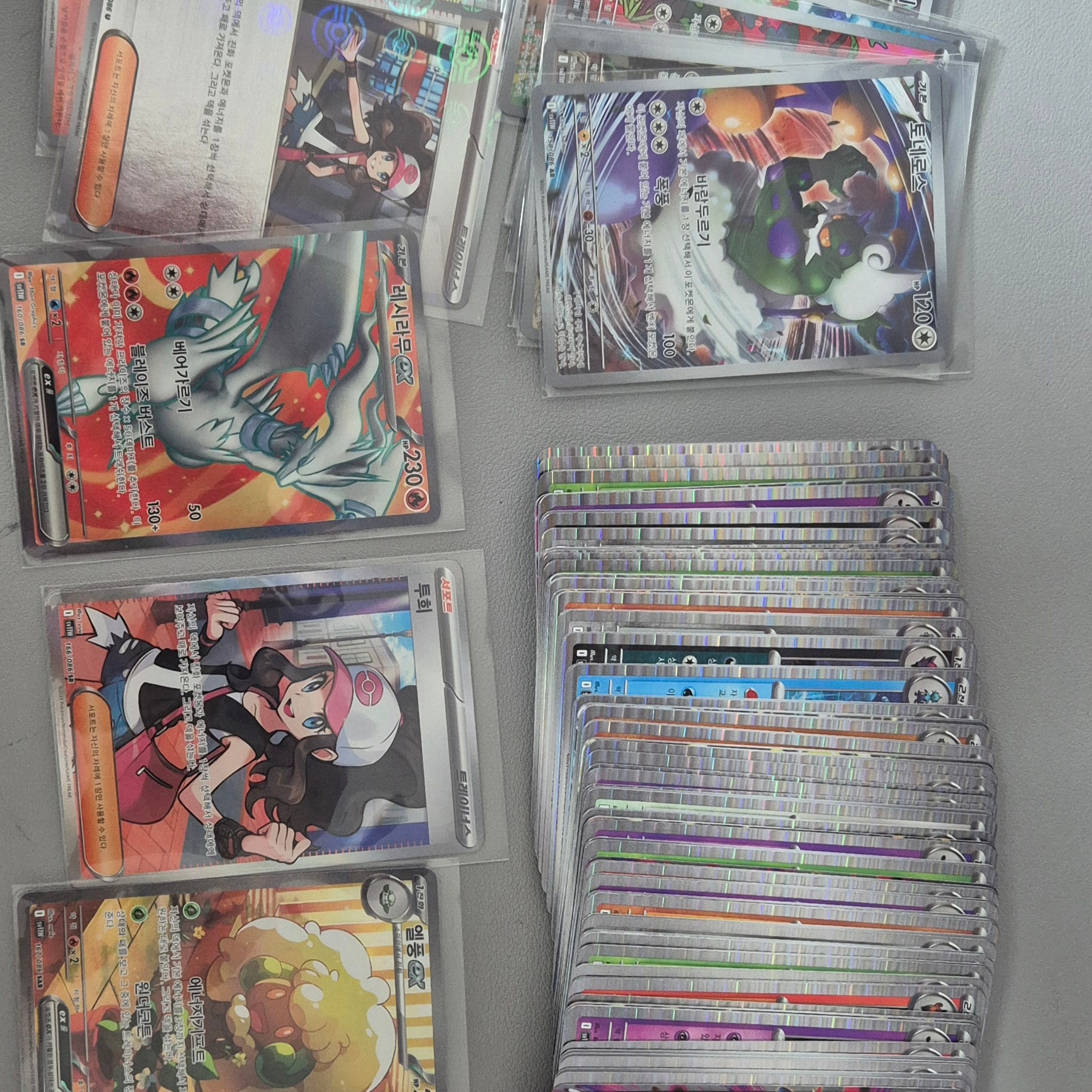 Pokemon TCG Scarlet & Violet Expansion Pack White Flare 4 Boxes (Total Pack of 80) 착용 스타일