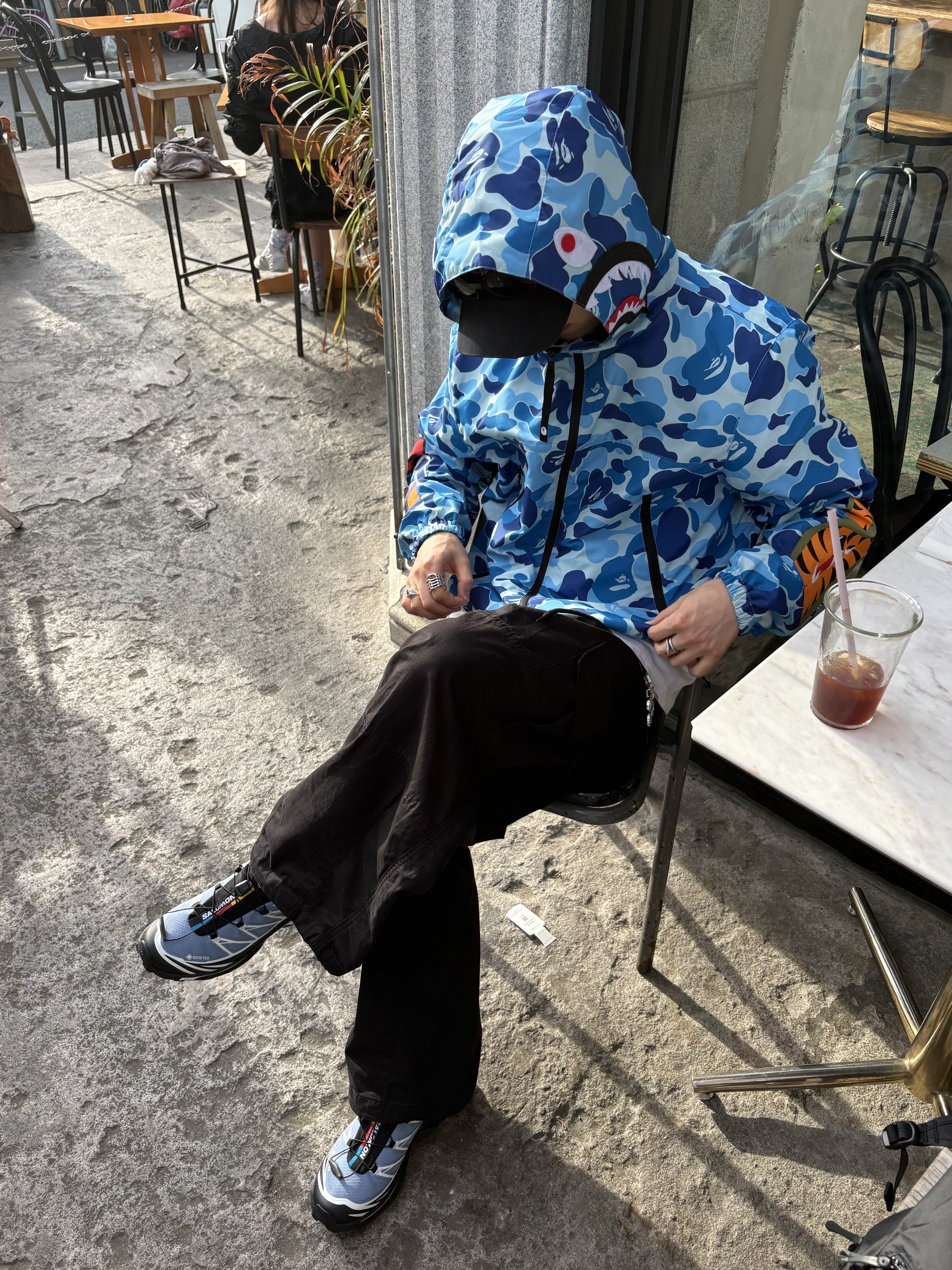 BAPE ABC Camo Shark Hoodie Jacket Blue, Stussy Parts & Service Mesh Cap Black 착용 스타일 - 1