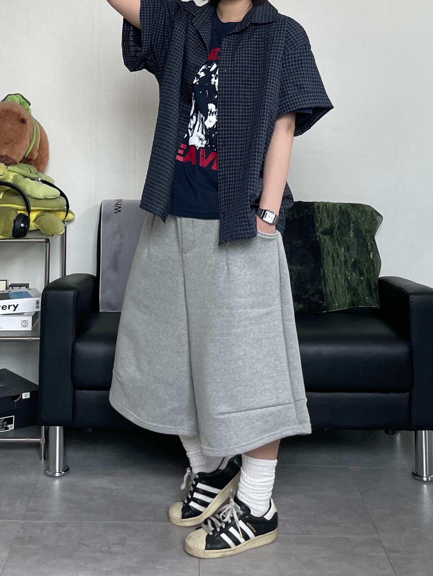 Adidas Superstar Premium Black White 착용 스타일 - 7