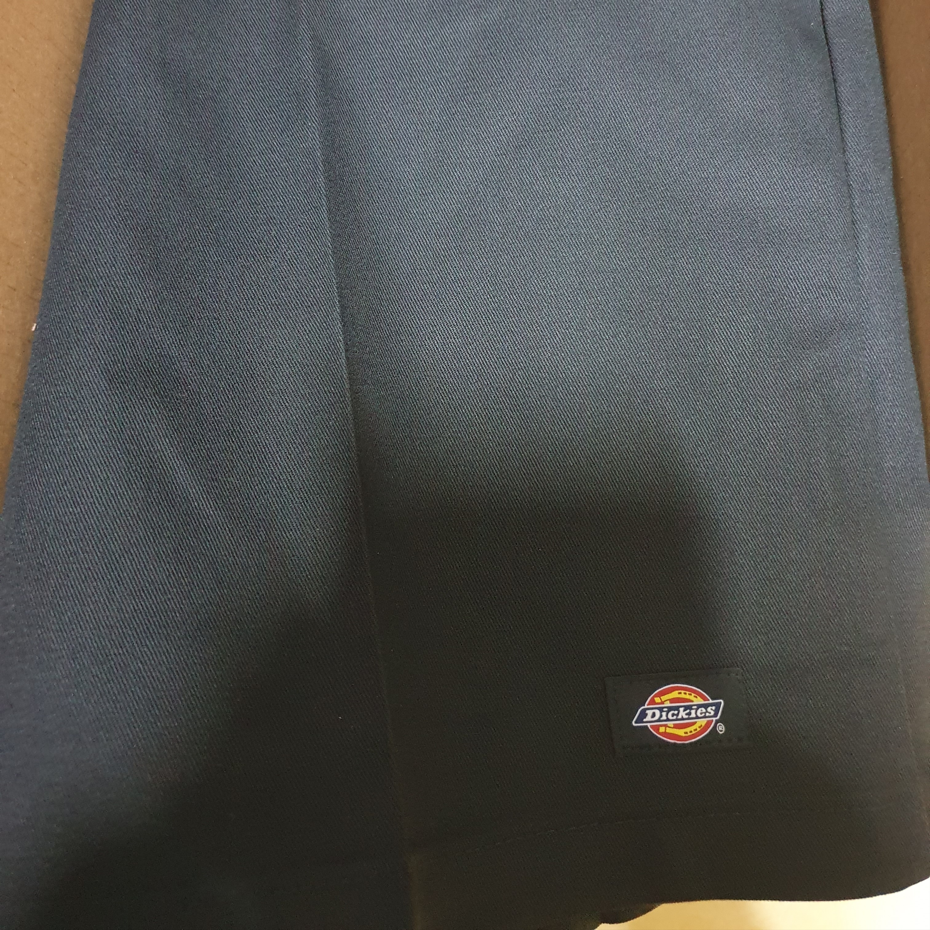 Dickies Loose Fit 13 Inch Flat Front Work Shorts Black 착용 스타일