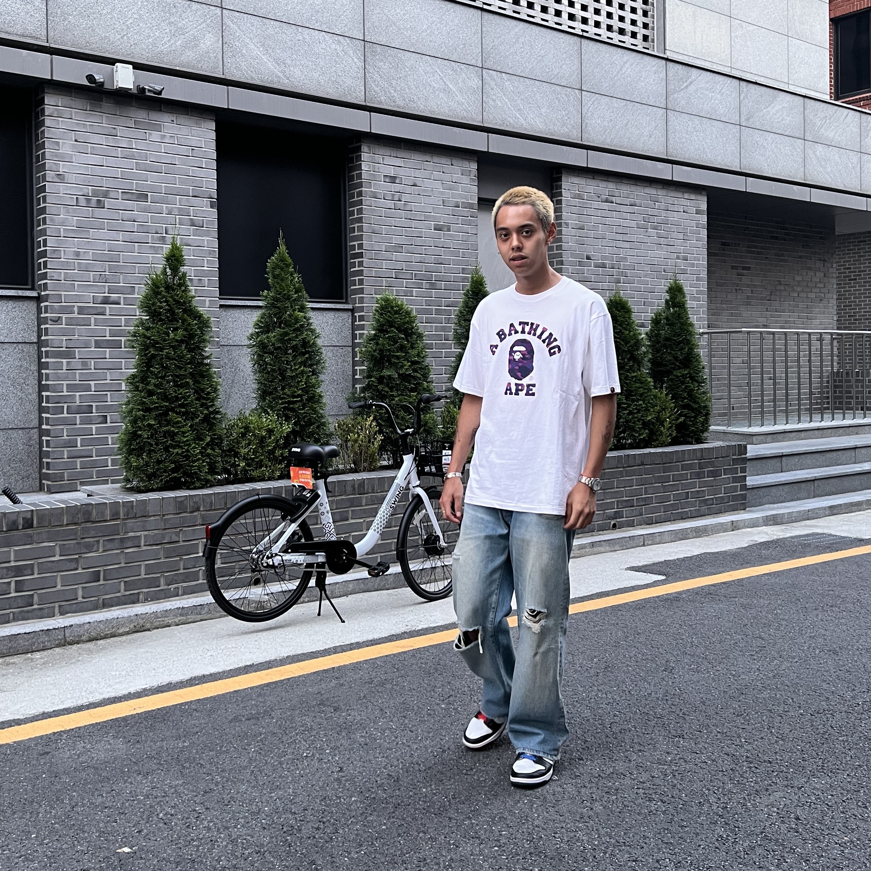 BAPE Color Camo College T-Shirt White Purple, Nike Dunk Low SE Seoul 착용 스타일