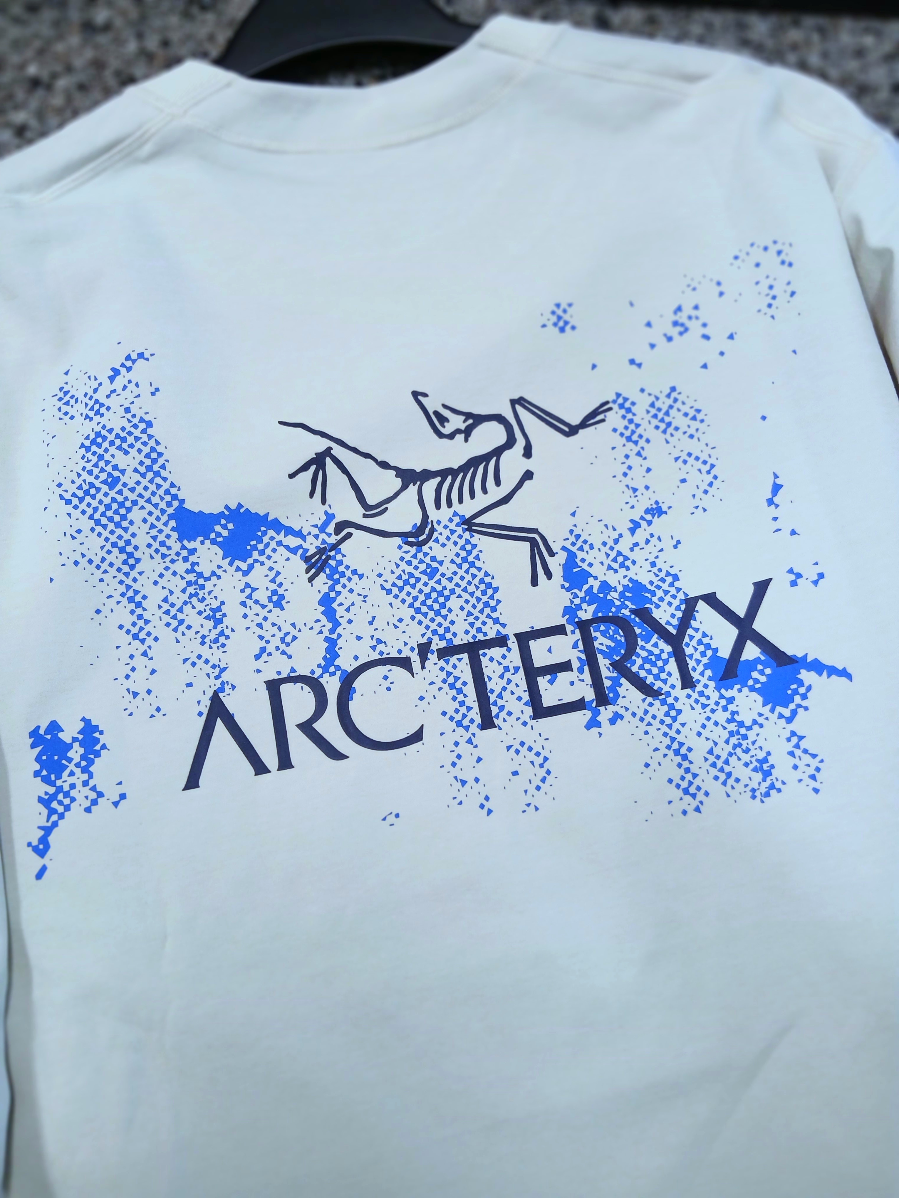 Arc'teryx Envoy Grand Wall SS T-Shirt Sea Salt 착용 스타일 - 1
