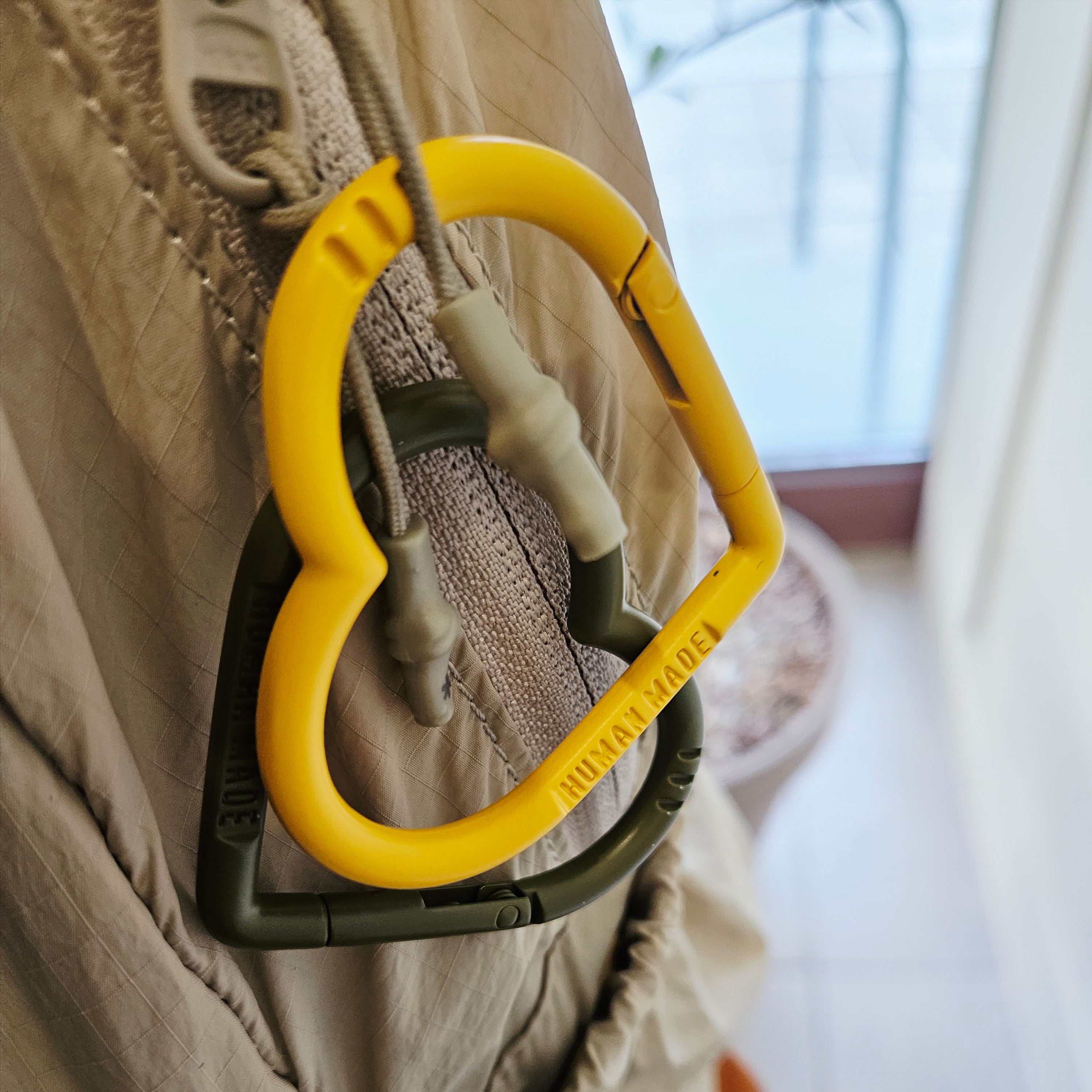 Human Made Heart Big Bandana Yellow, Human Made Heart Carabiner Yellow 착용 스타일 - 3