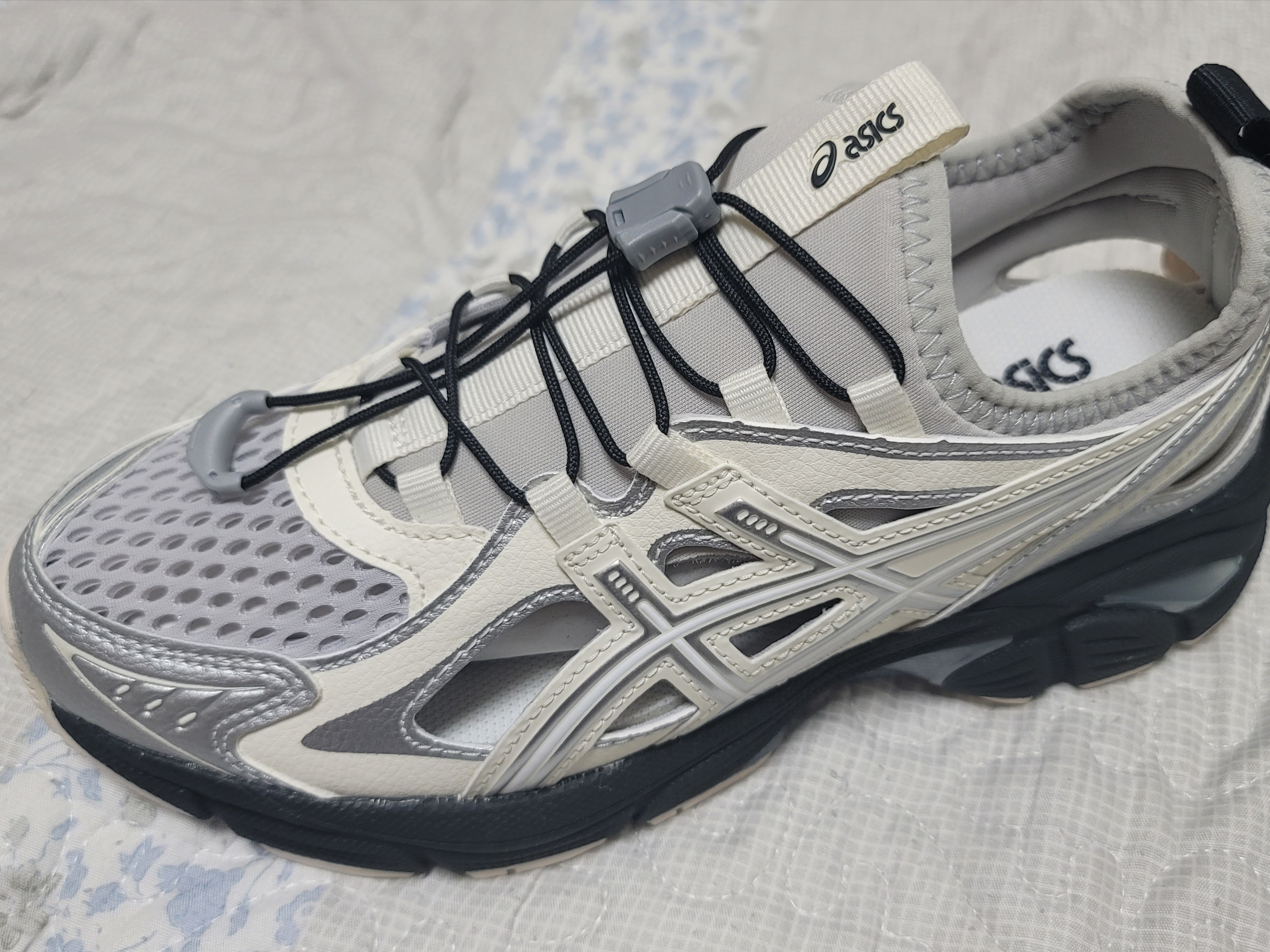 Asics GT-2160 Breeze Glacier Grey Cream 착용 스타일