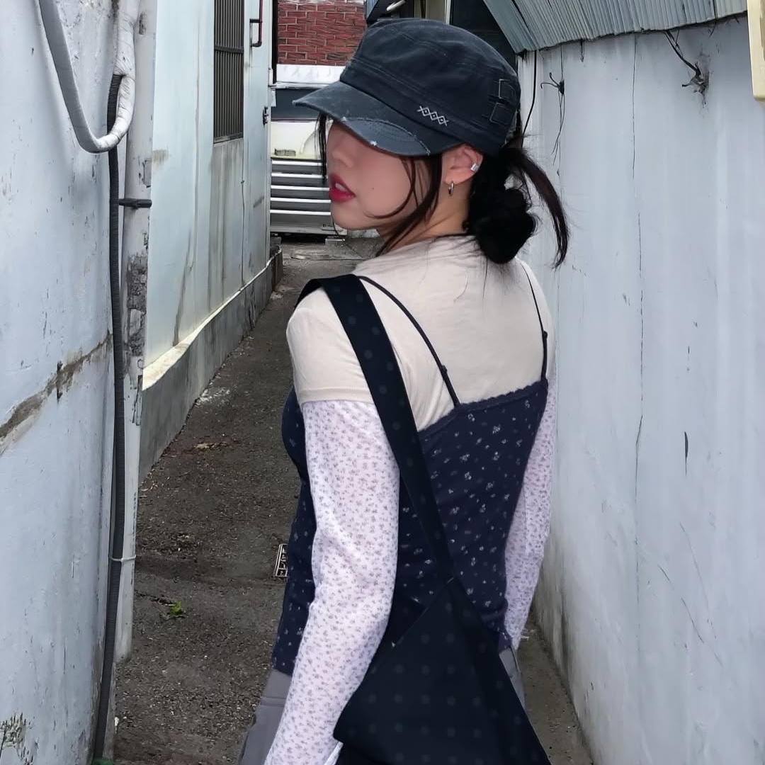 MAINBOOTH Patchwork Military Cap Charcoal 착용 스타일 - 3