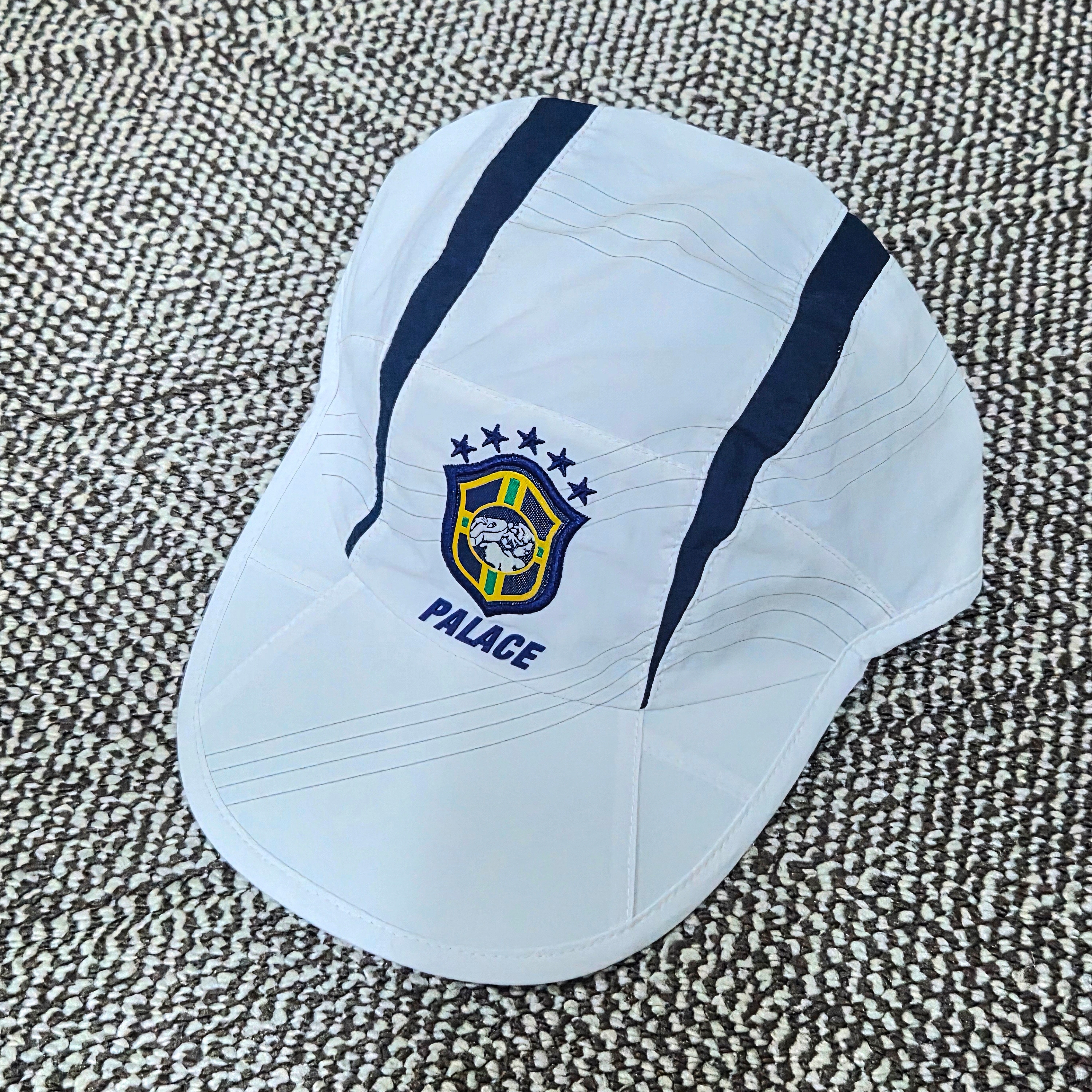 Palace Pro Team 02 Shell Runner White - 24FW 착용 스타일