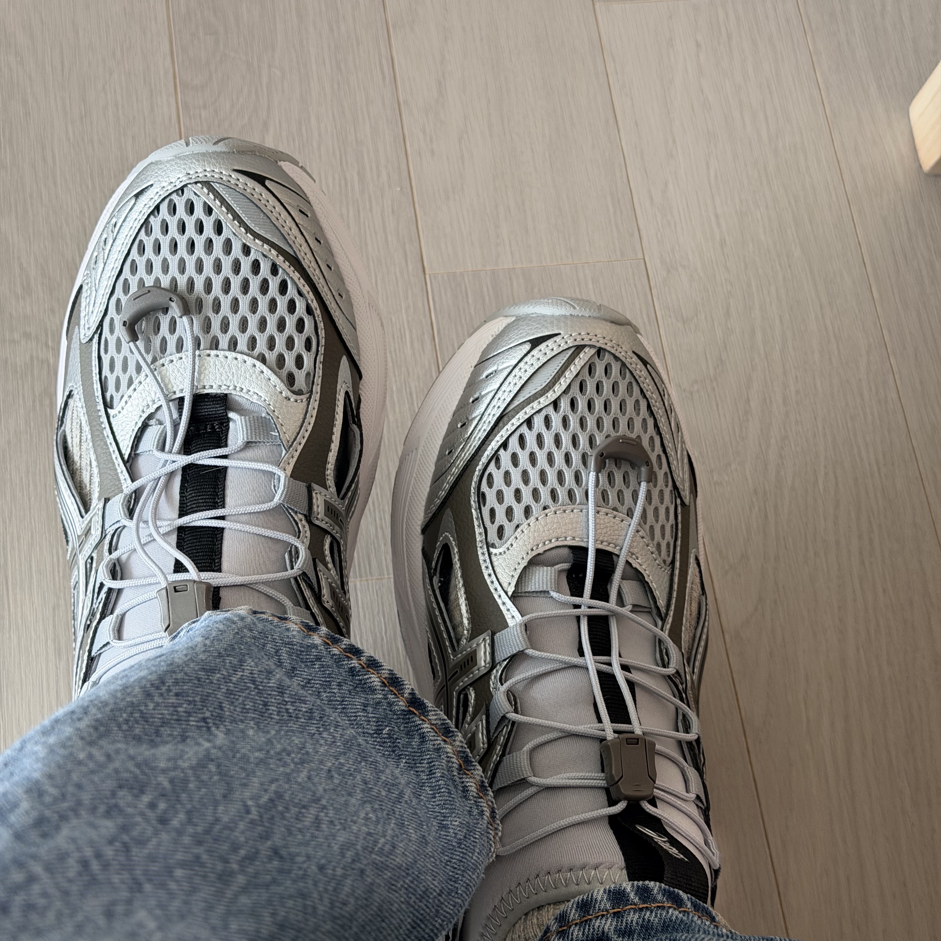 Asics GT-2160 Breeze Piedmont Grey Sepia Brown 착용 스타일