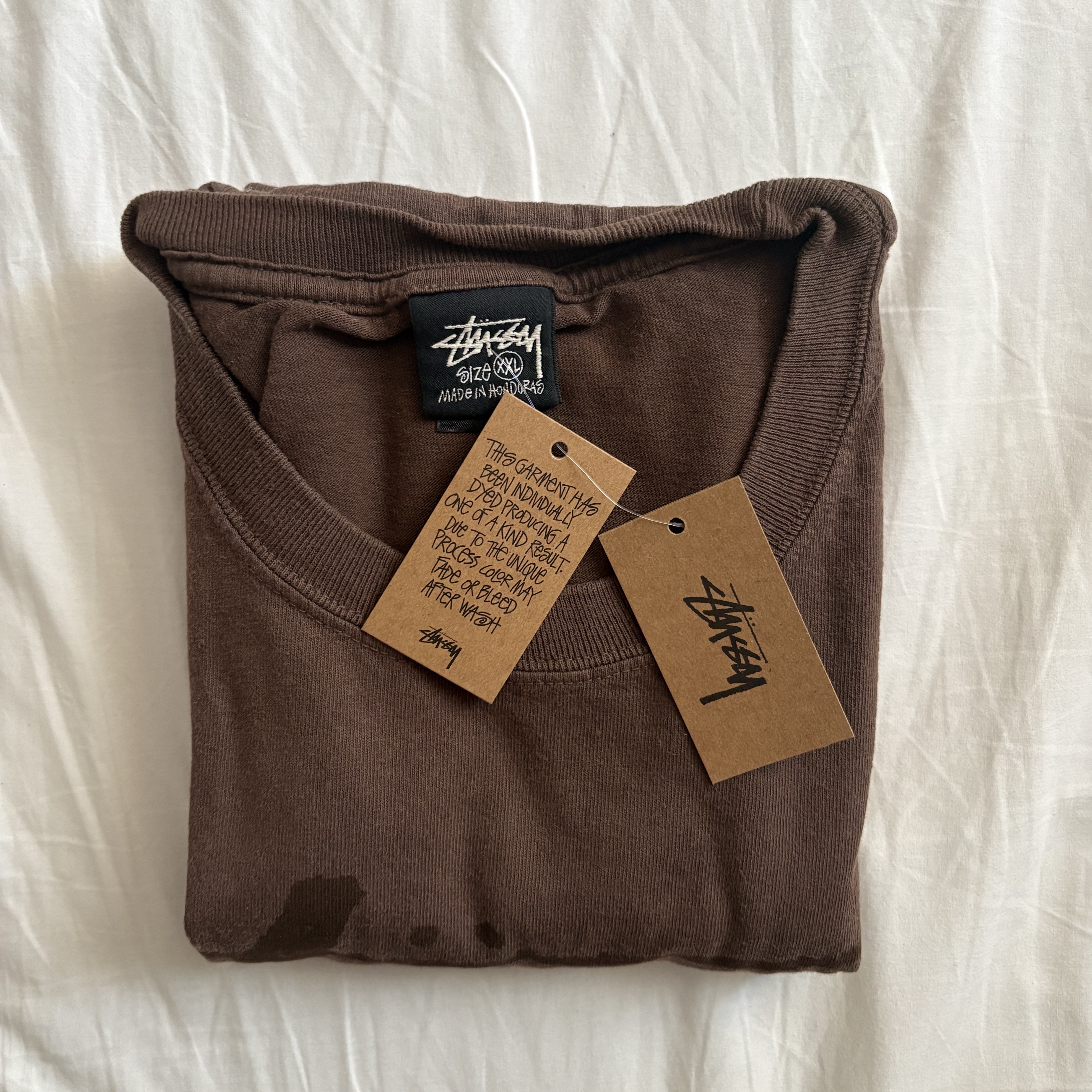 스투시 월드 투어 티셔츠 썬 페이디드 브라운 | Stussy | KREAM