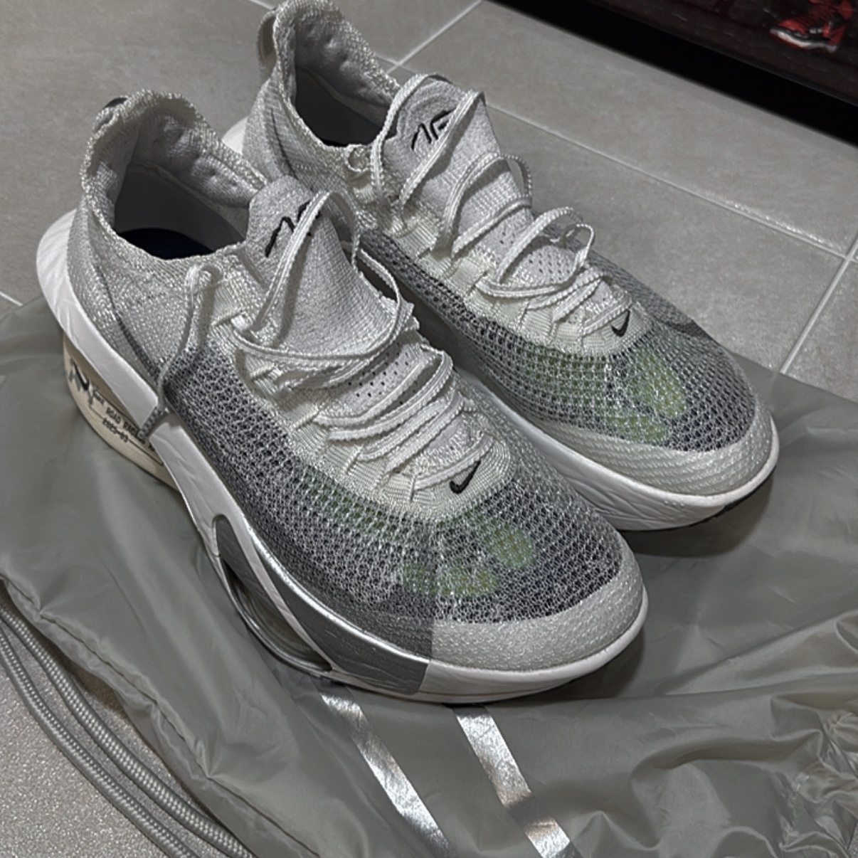 Nike Air Zoom Alphafly Next% 3 Platinum Tint Reflect Silver 착용 스타일