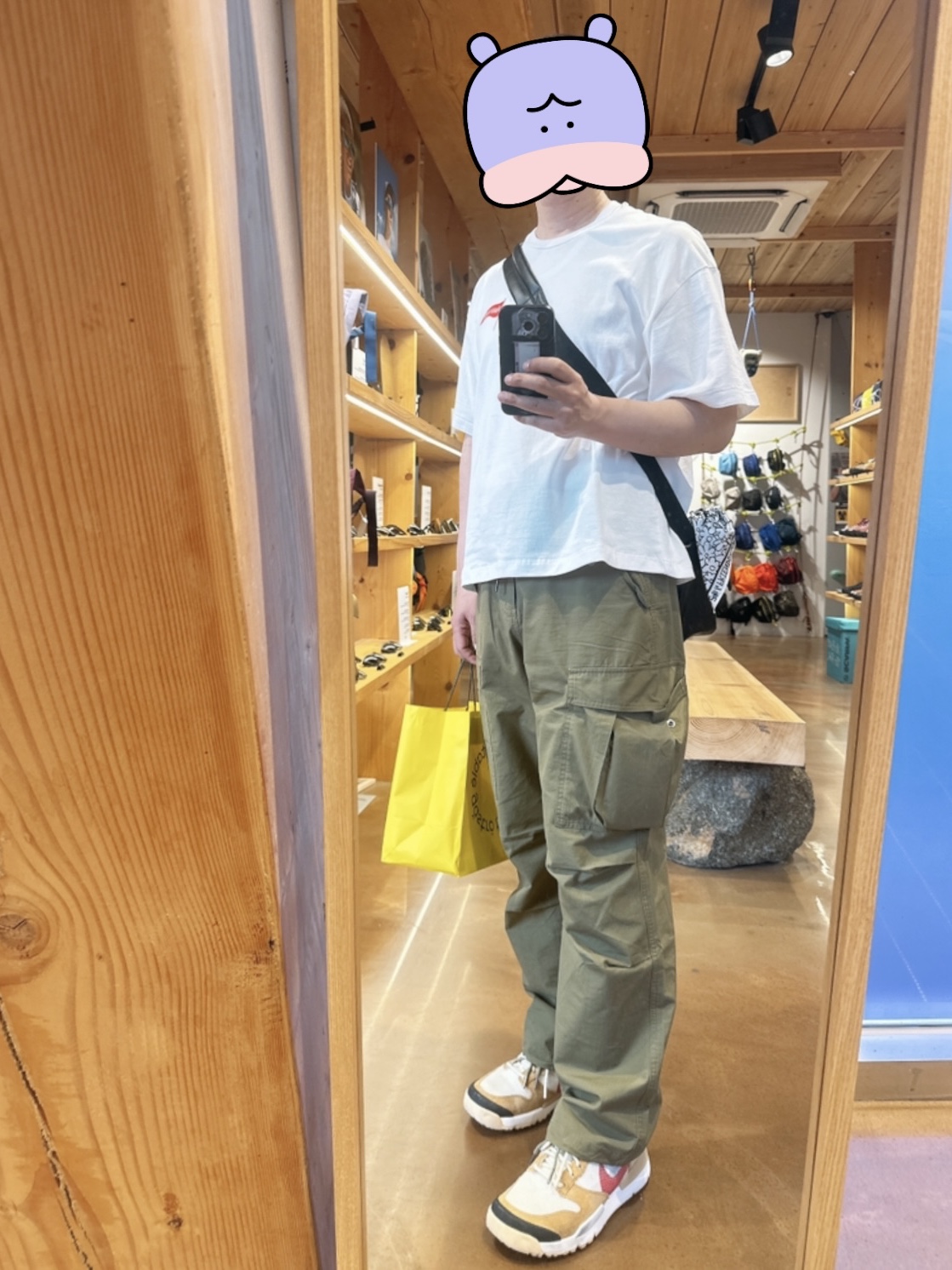 Human Made Graphic T-Shirt White, Nike x Tom Sachs Mars Yard Shoe 3.0 Space Camp 착용 스타일