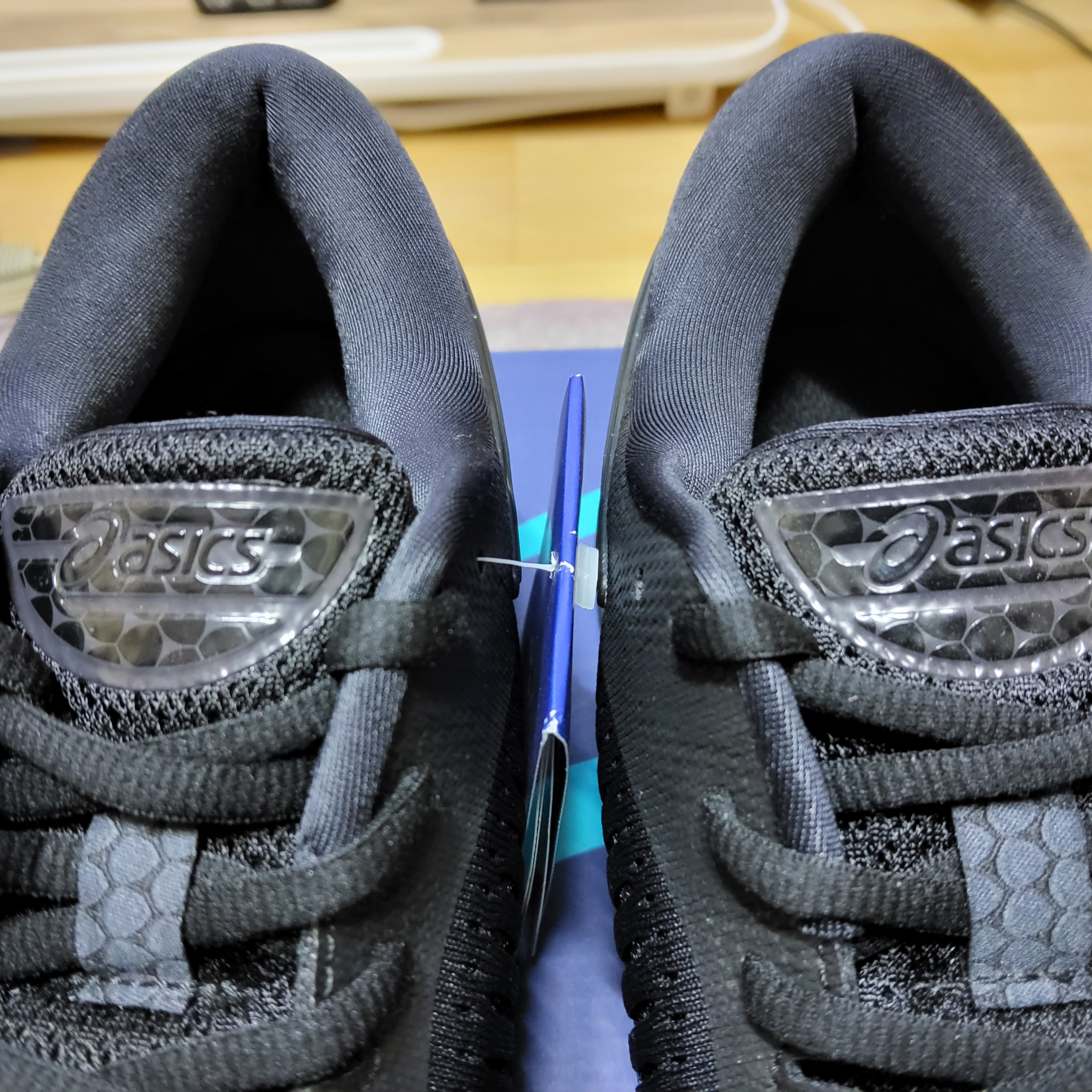 Asics Gel-Kayano 25 Glacier Grey 착용 스타일 - 9