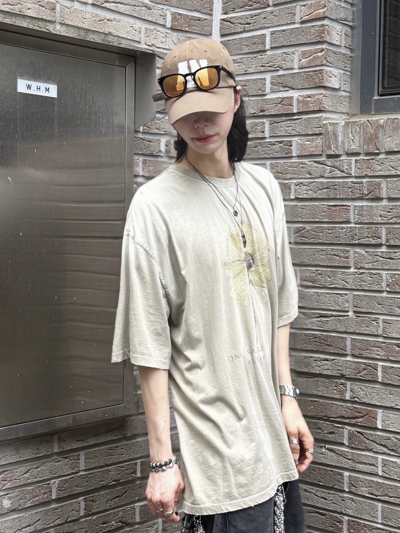 Rick Owens Hollywood Mega Bumper Geobasket in Full Grain Calf Leather Black Milk, Rick Owens Mega Bumper Geobasket Black Milk 착용 스타일 - 1