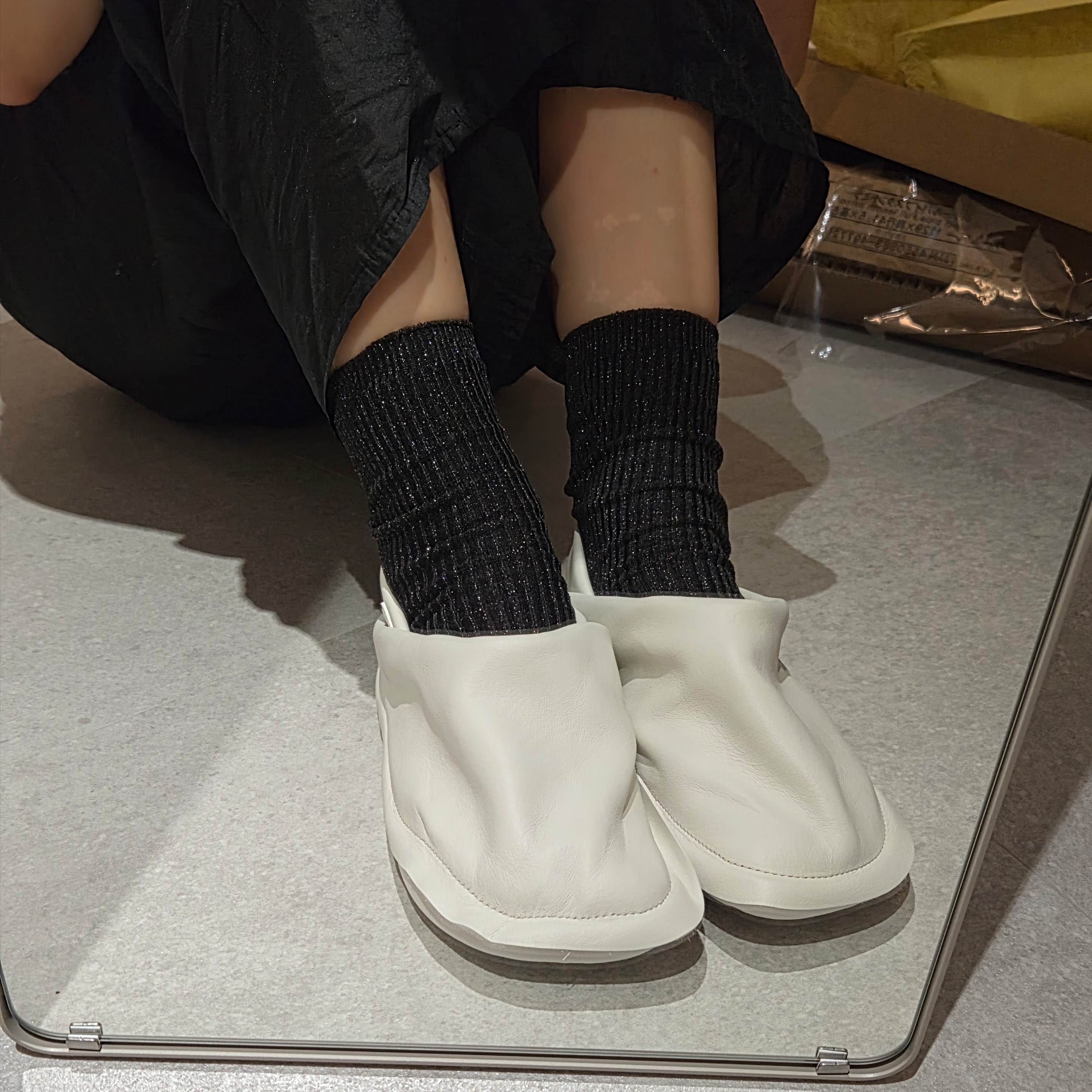 (W) Camper x Issey Miyake Peu Form Slip On White 착용 스타일