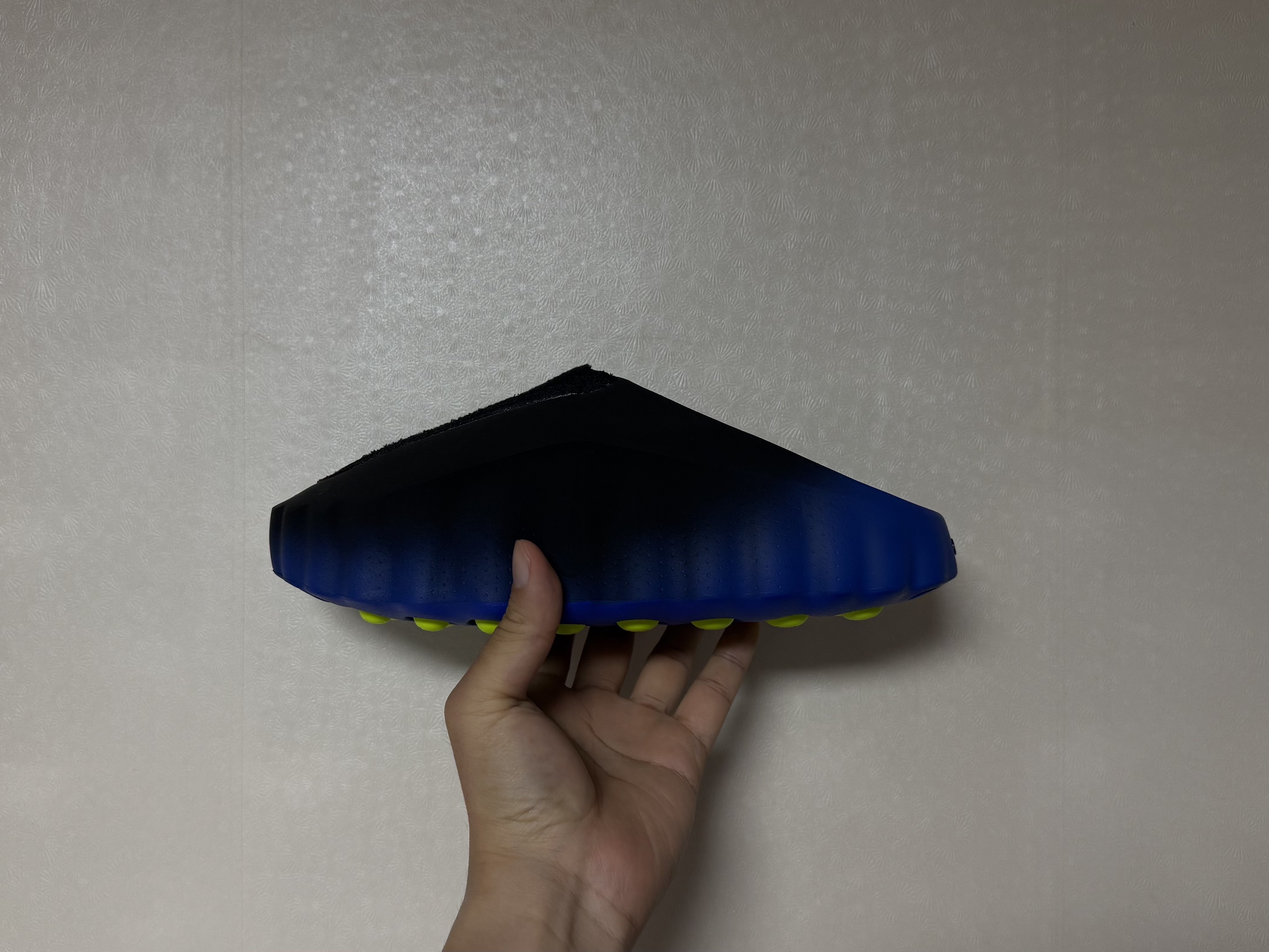 Nike Mind 001 Flyknit Hyper Royal 착용 스타일