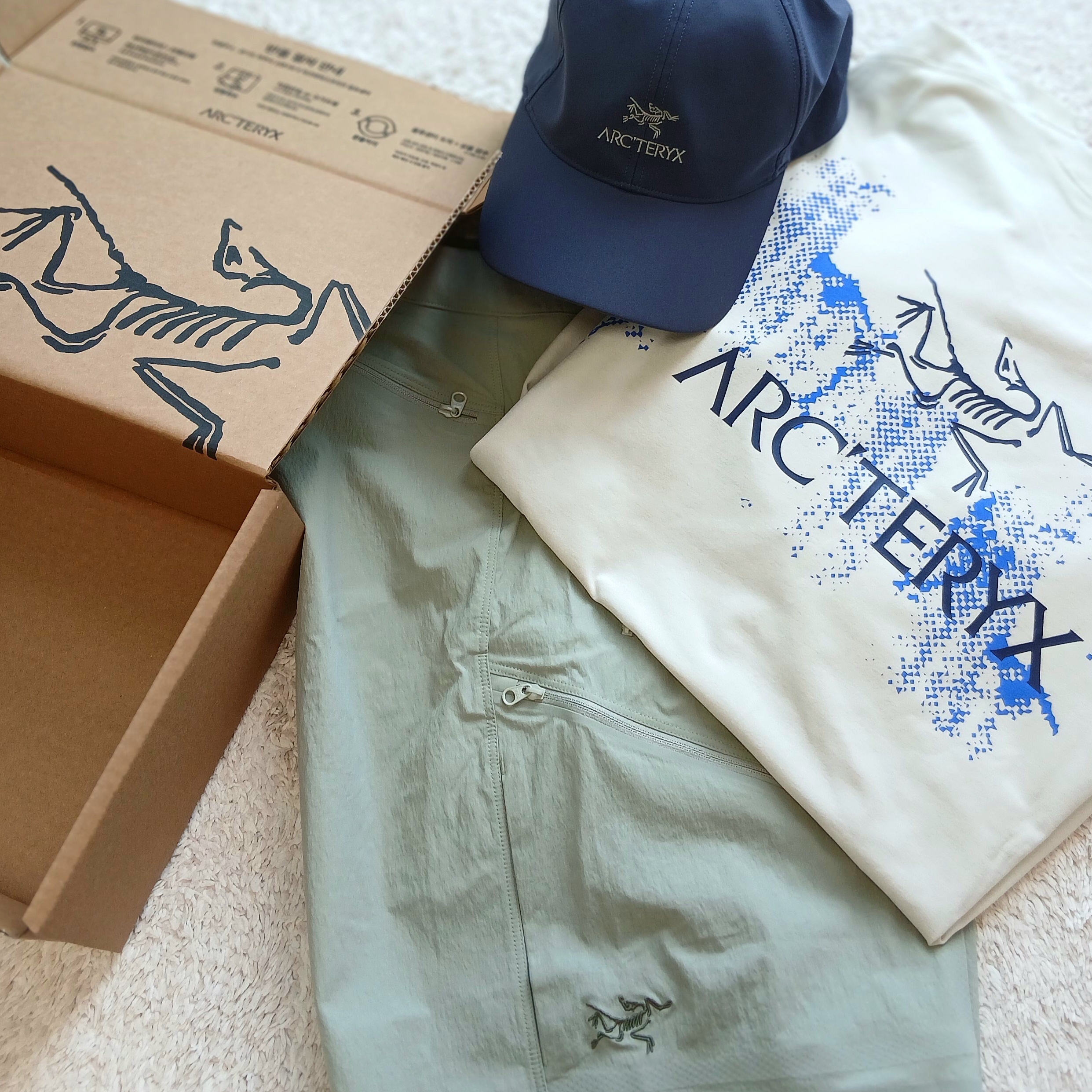 Arc'teryx Bird Word Cap Dk Stratus Habitat, Arc'teryx Gamma Quick Dry Shorts 9 Inch Habitat 착용 스타일 - 1