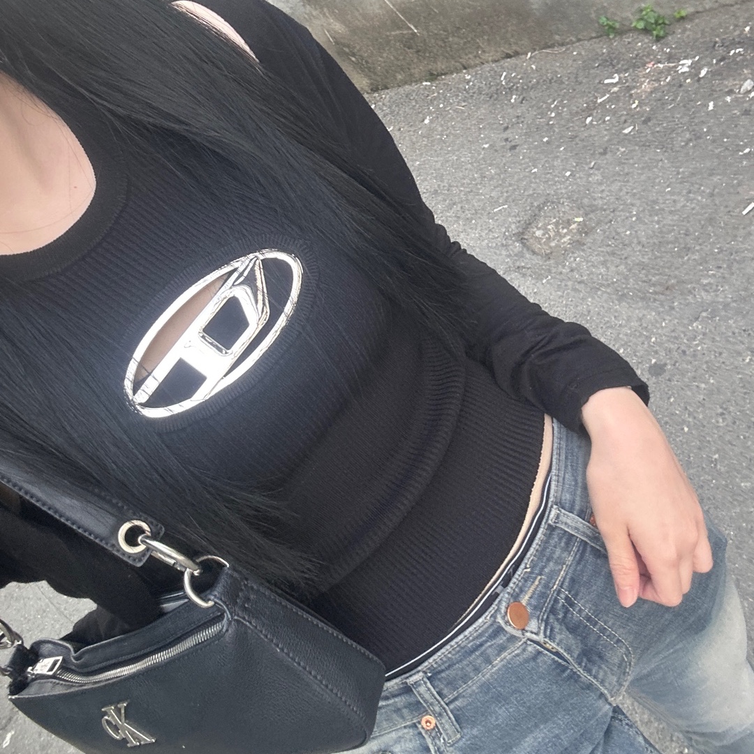 (W) Diesel M-Onerva-Top Cut-Out Knit Top with Logo Plaque Silver Black 착용 스타일 - 1