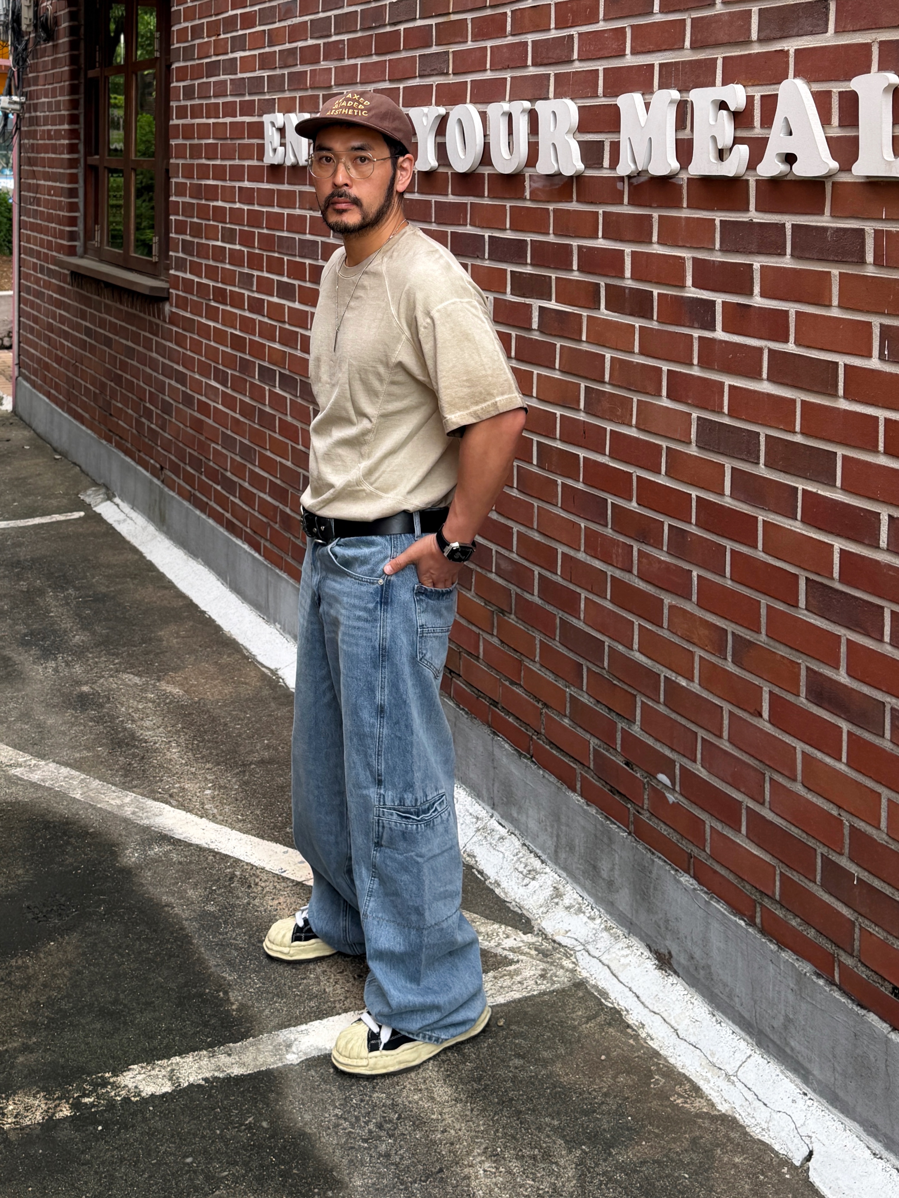 Maison Mihara Yasuhiro Blakey VL OG Sole Canvas Low-top Sneakers Black 착용 스타일 - 6