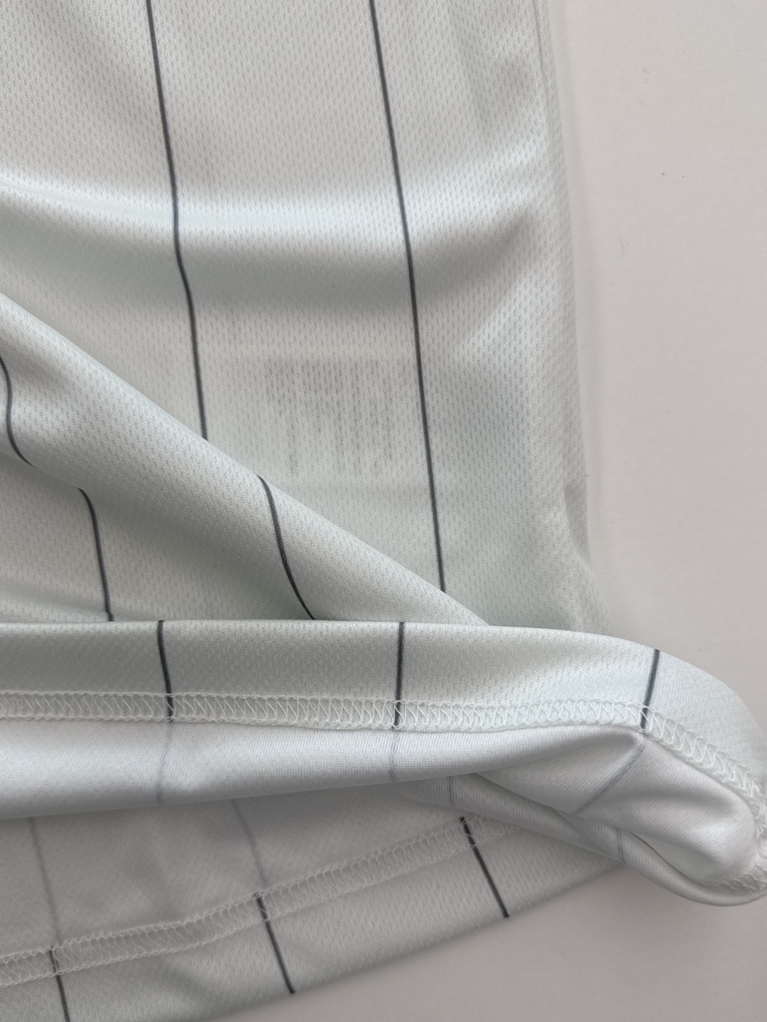 SATUR X LG TWINS Jersey T-Shirt White 착용 스타일 - 5