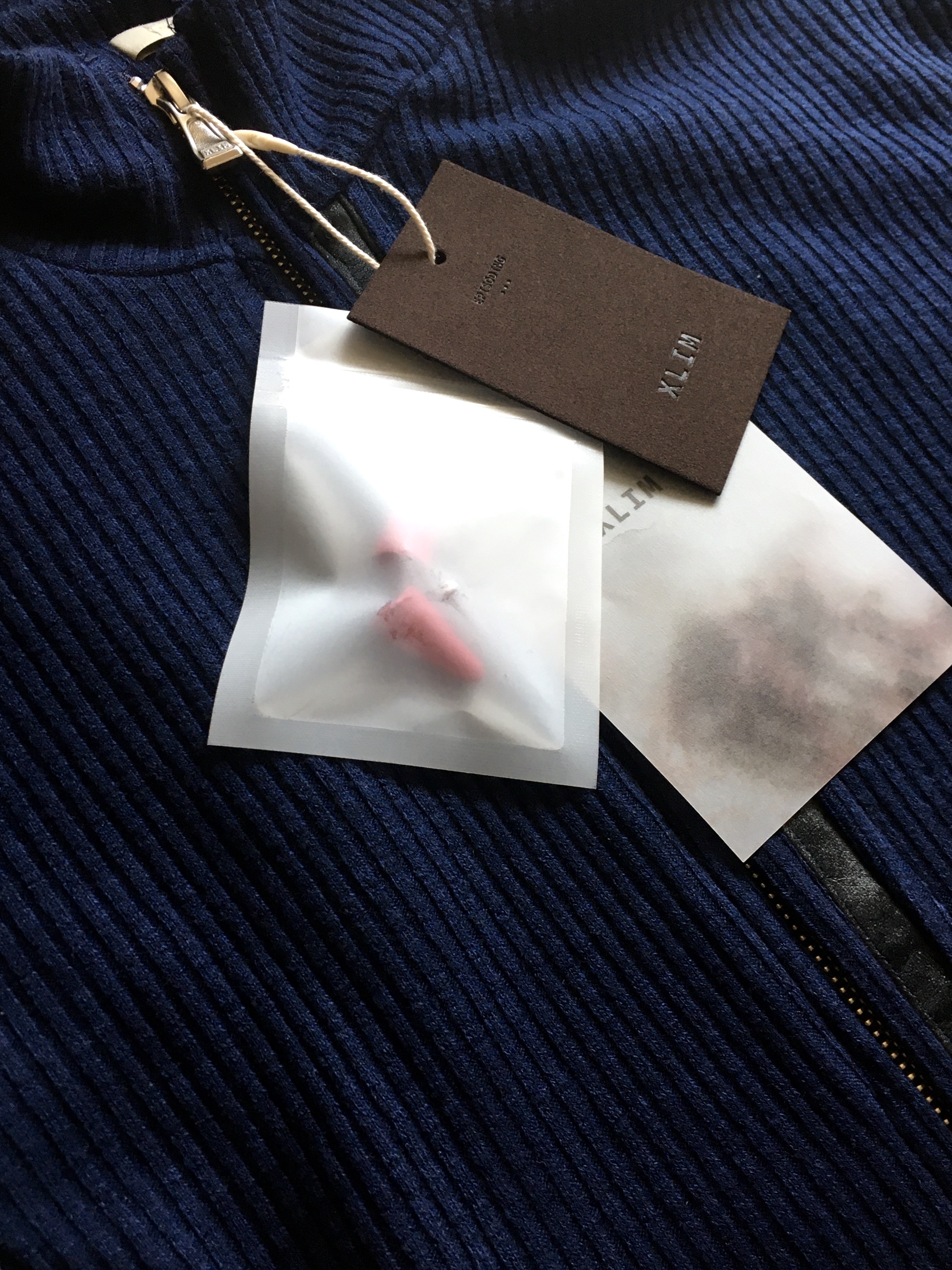 Xlim EP.9 01 Jersey Blue Deep Blue 착용 스타일