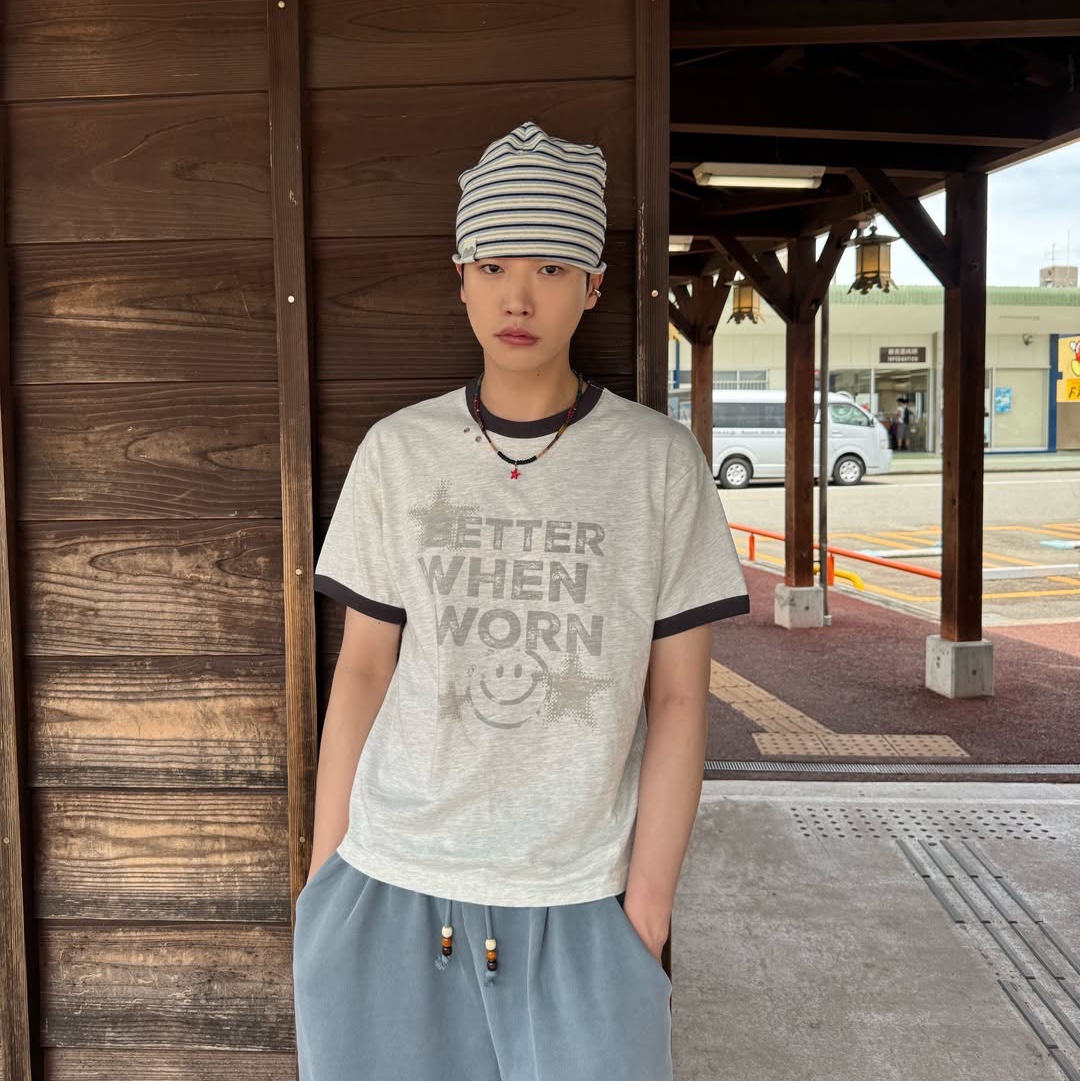 MAINBOOTH Haze Sweat Shorts Ash Blue 착용 스타일 - 4