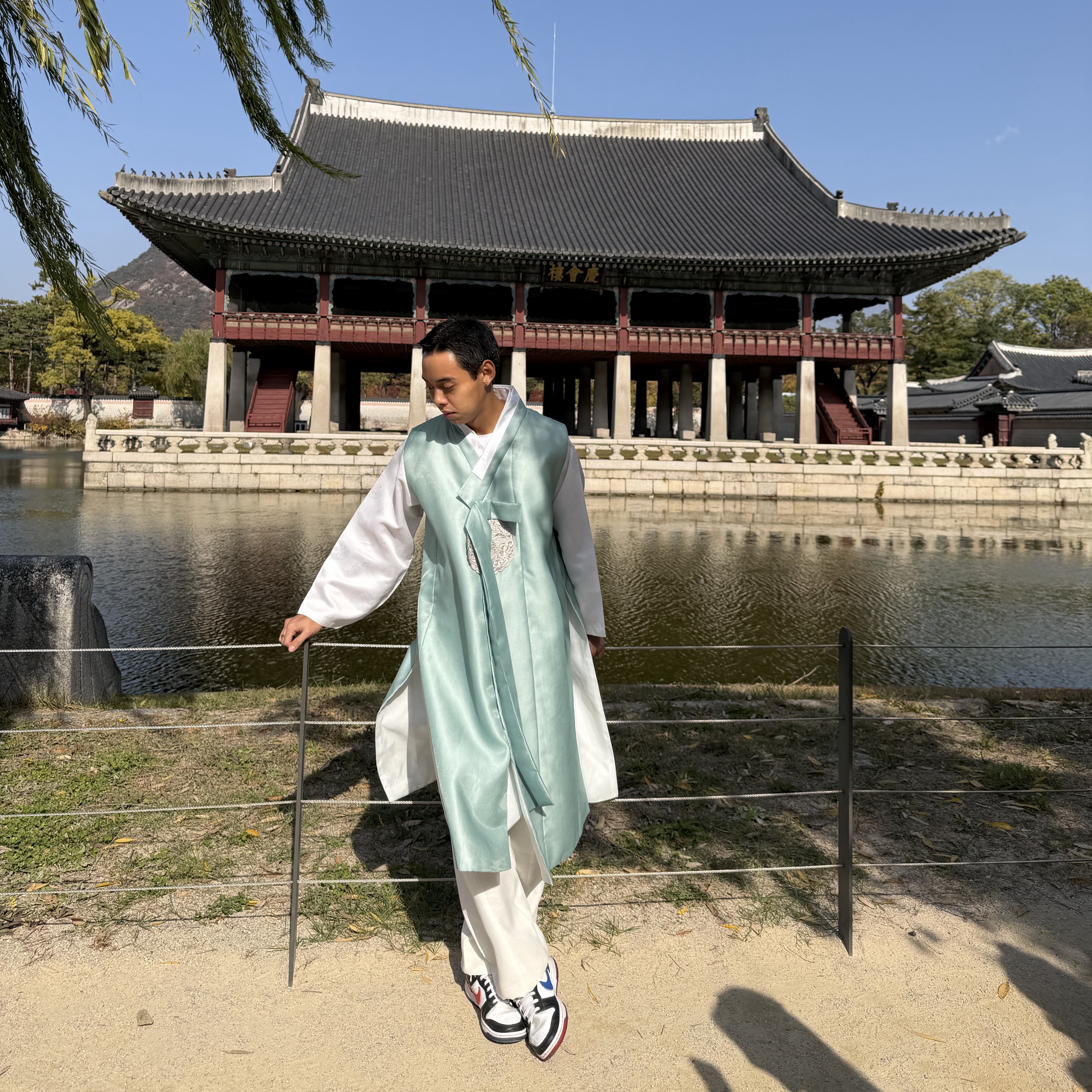 Nike Dunk Low SE Seoul 착용 스타일