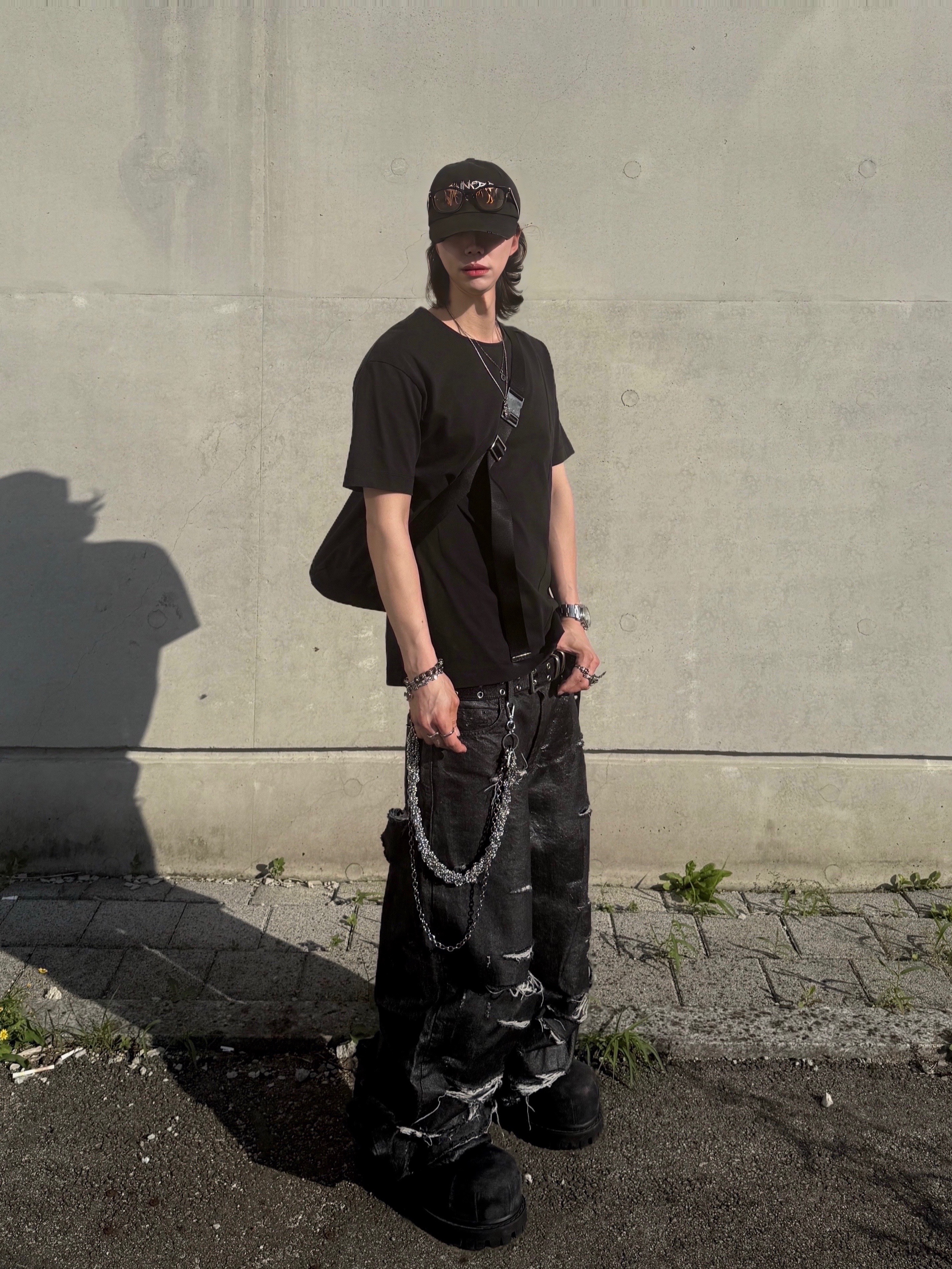 emostanceclub Multi Distressed Coating Jeans Black, Balenciaga Stomper Bootie Black 착용 스타일 - 1