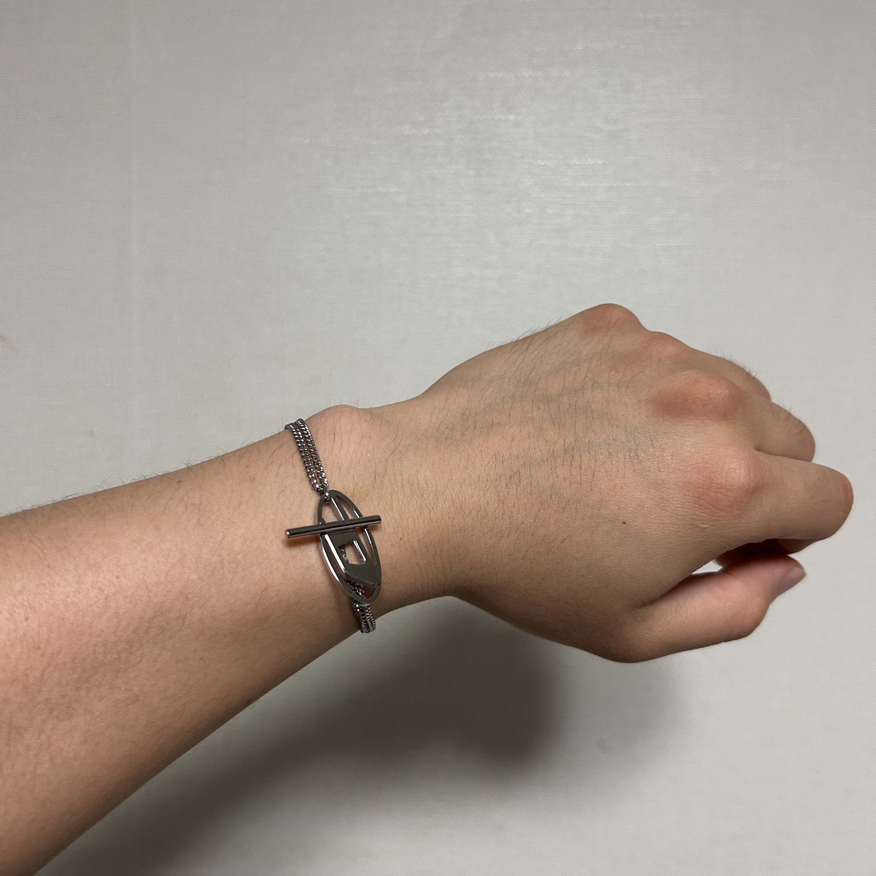 Diesel Dx1535 Stainless Steel Bracelet Silver 착용 스타일 - 1