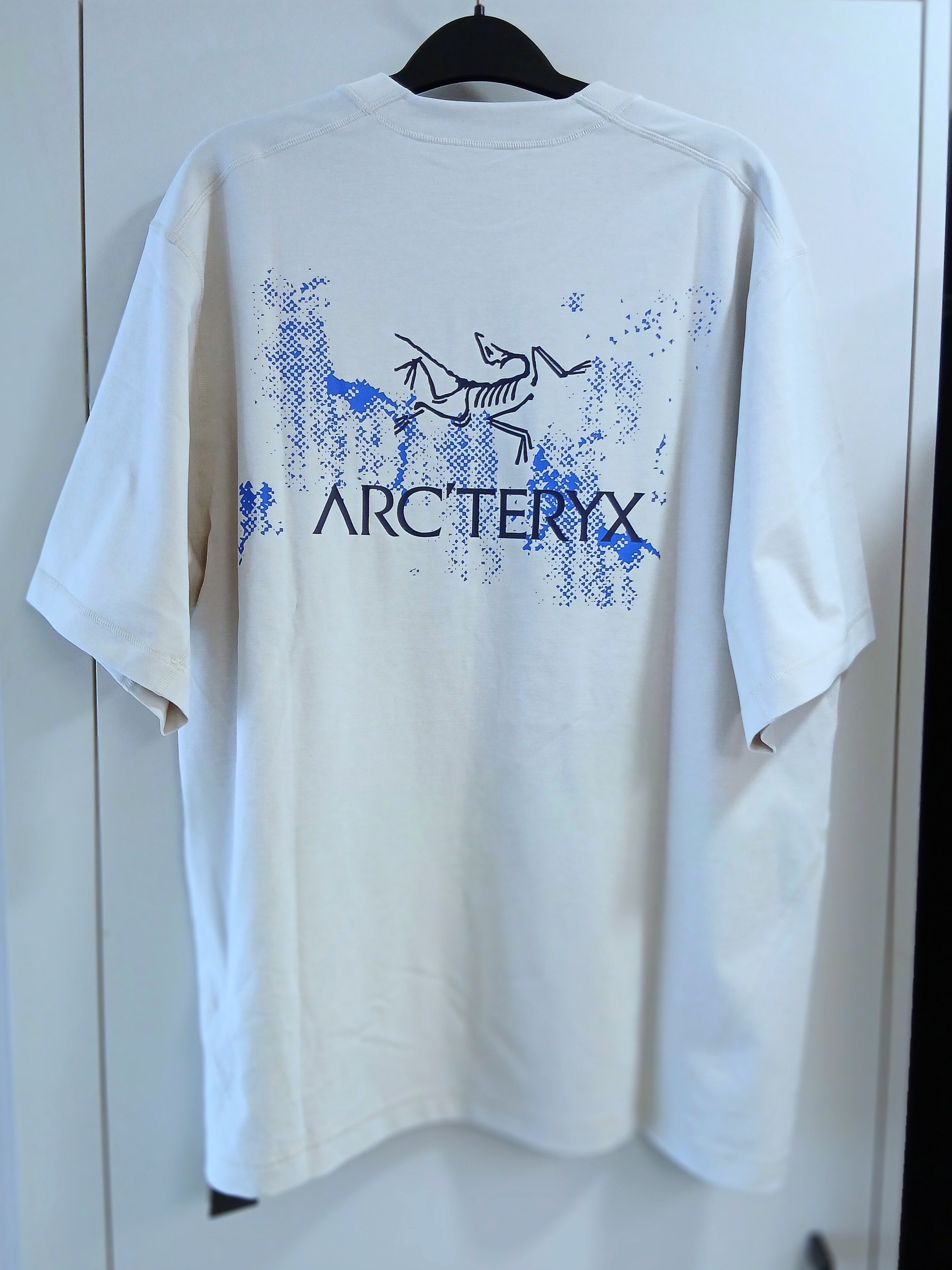 Arc'teryx Envoy Grand Wall SS T-Shirt Sea Salt 착용 스타일 - 2
