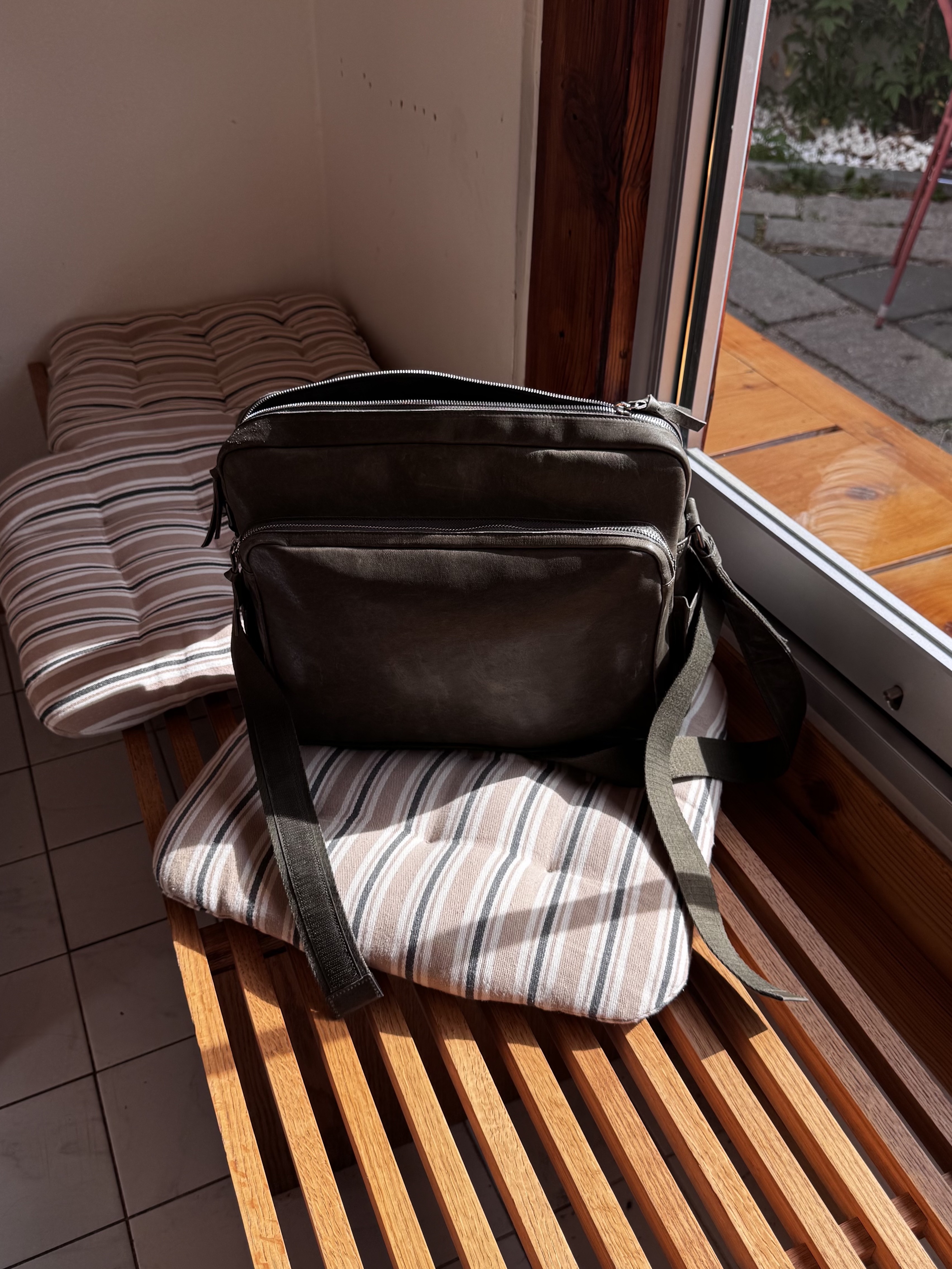 SUBCATEGORY SUB_F831 Brown 착용 스타일 - 5