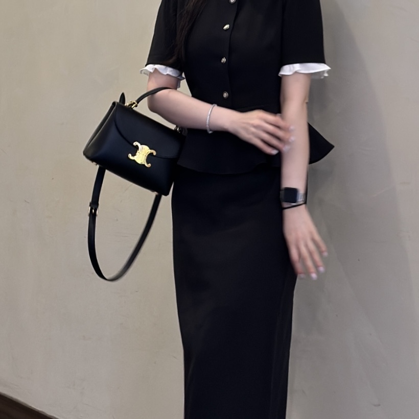 Celine Teen Nino Bag in Shiny Calfskin Black 착용 스타일 - 1