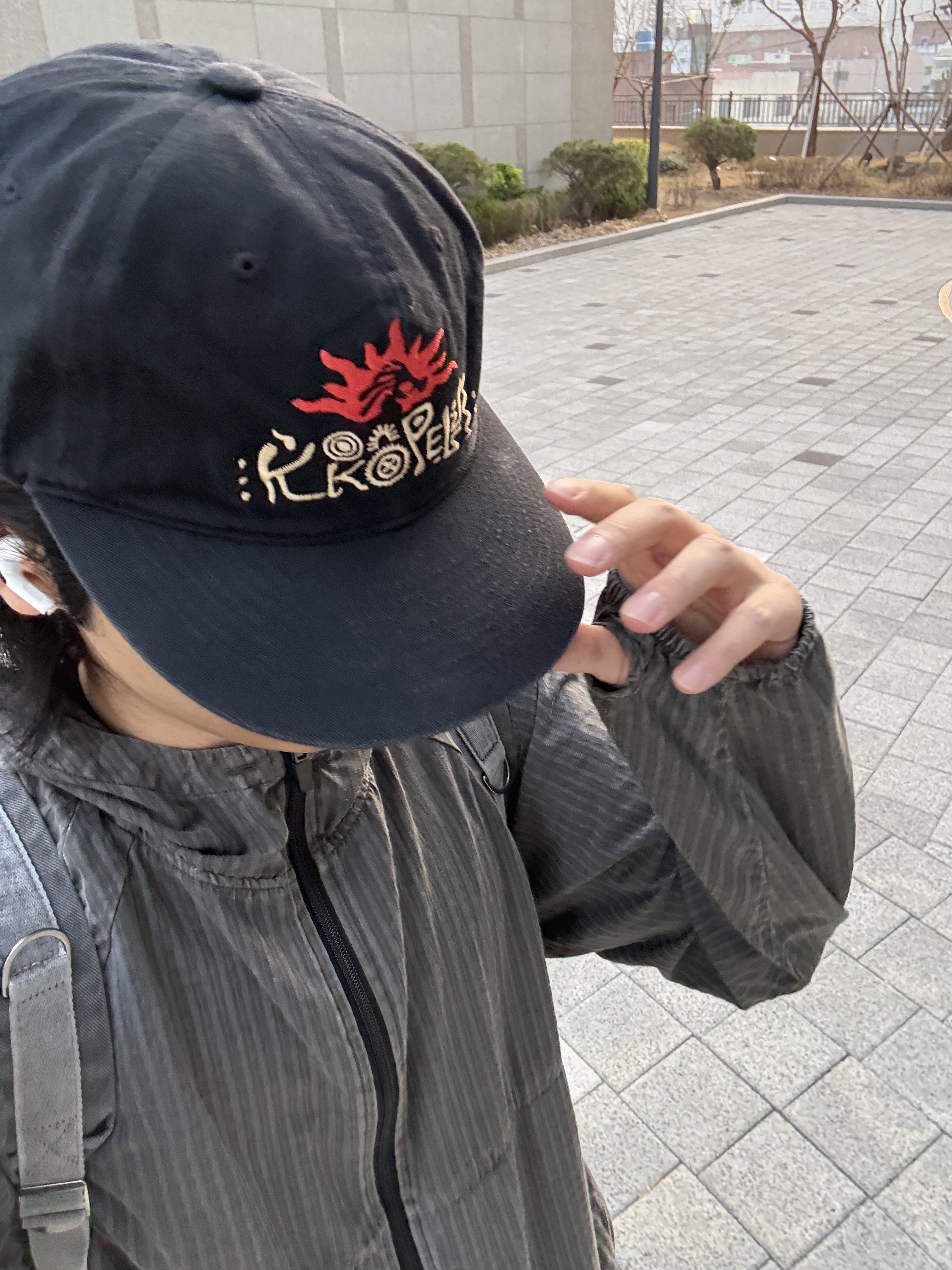Hatchingroom x Mascompany Kokopelli Cap Black, Polyteru Human Index Human Check Hoodie Parka Gray 착용 스타일