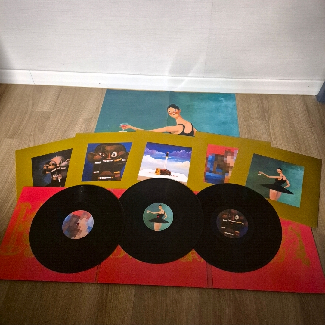 Kanye West My Beautiful Dark Twisted Fantasy LP Black (3LP) 착용 스타일