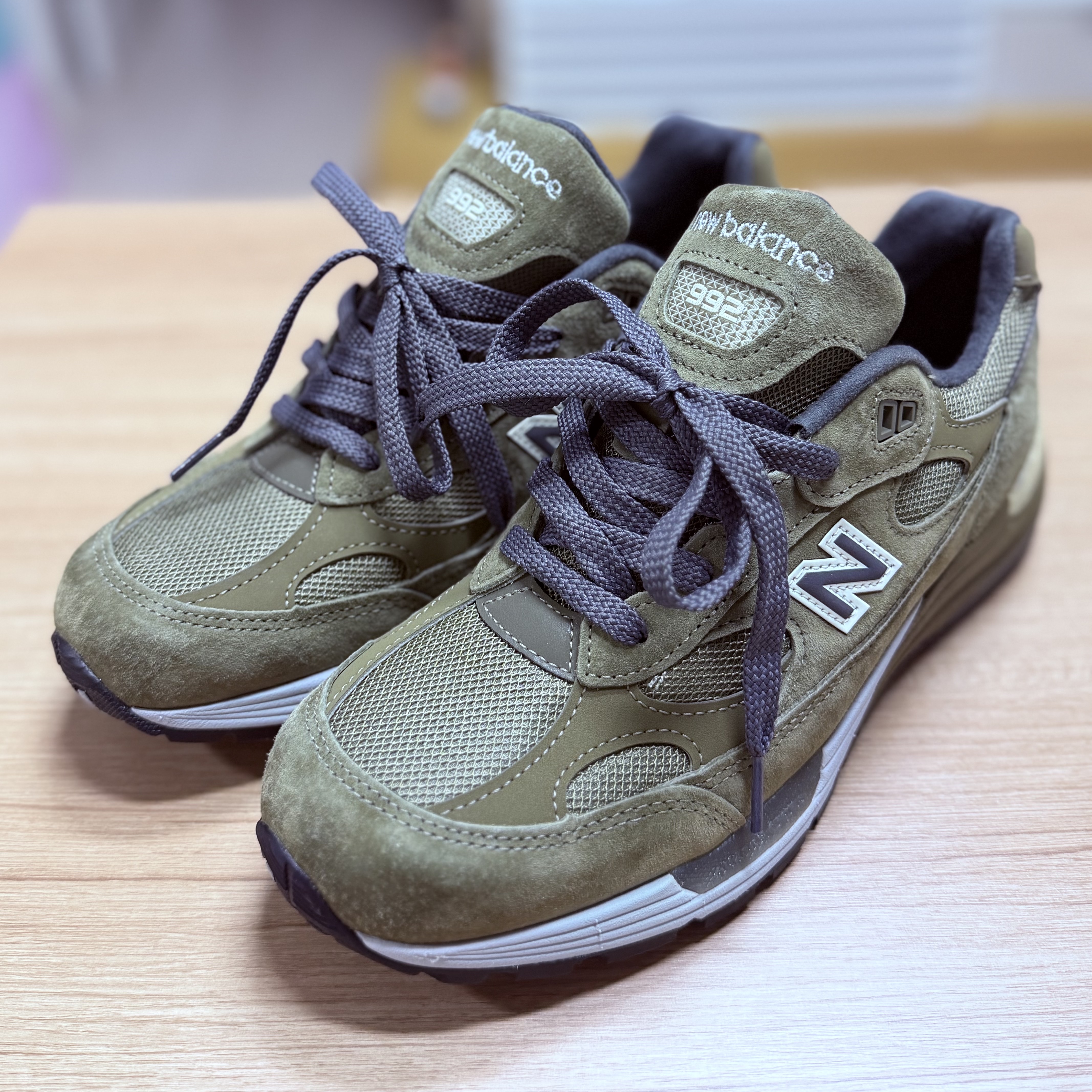 New Balance 992 Made in USA Dark Camo Covert Green - D Standard 착용 스타일