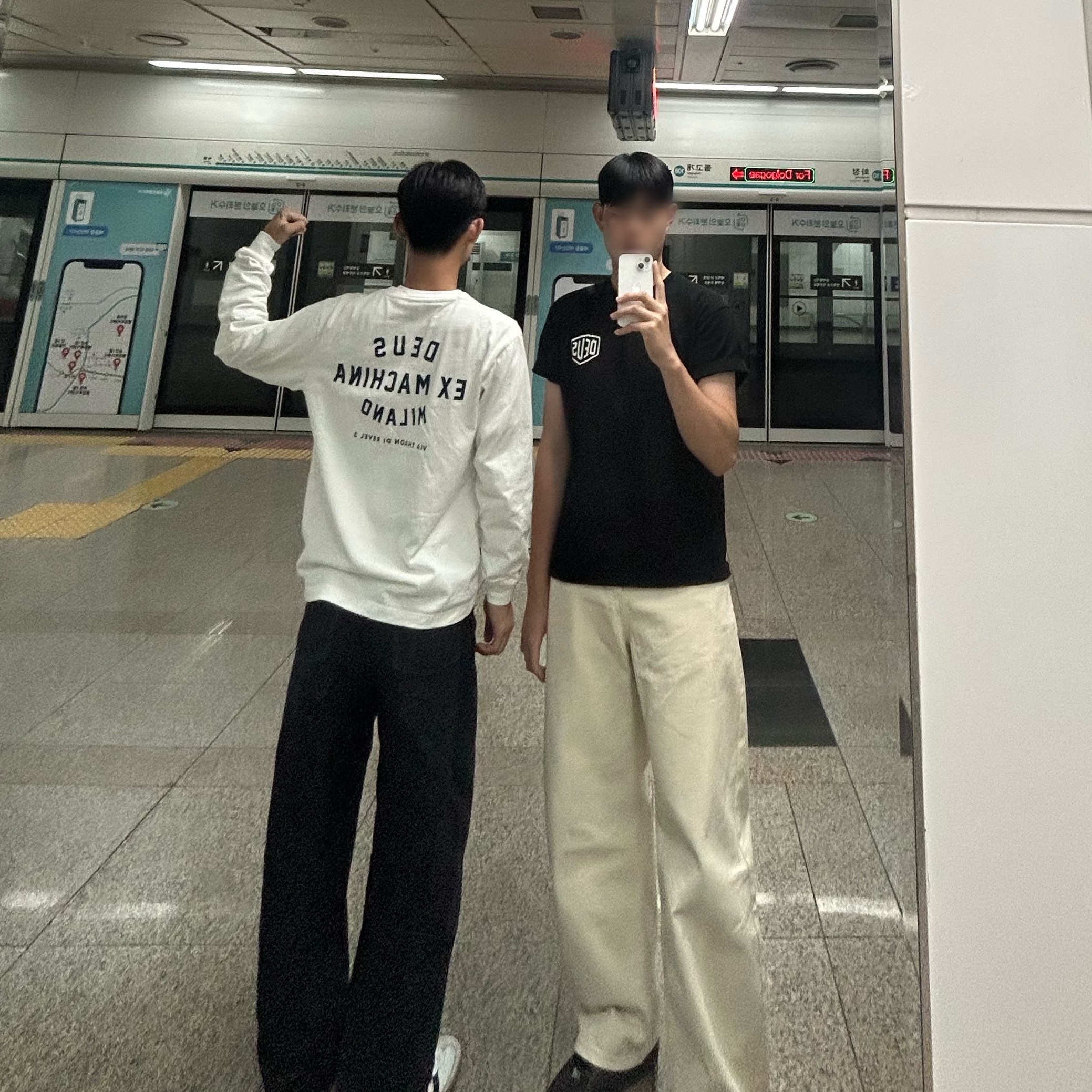 Deus Ex Machina Seoul College T-Shirt Black, Nike Air Force 1 '07 Low Triple Black 착용 스타일