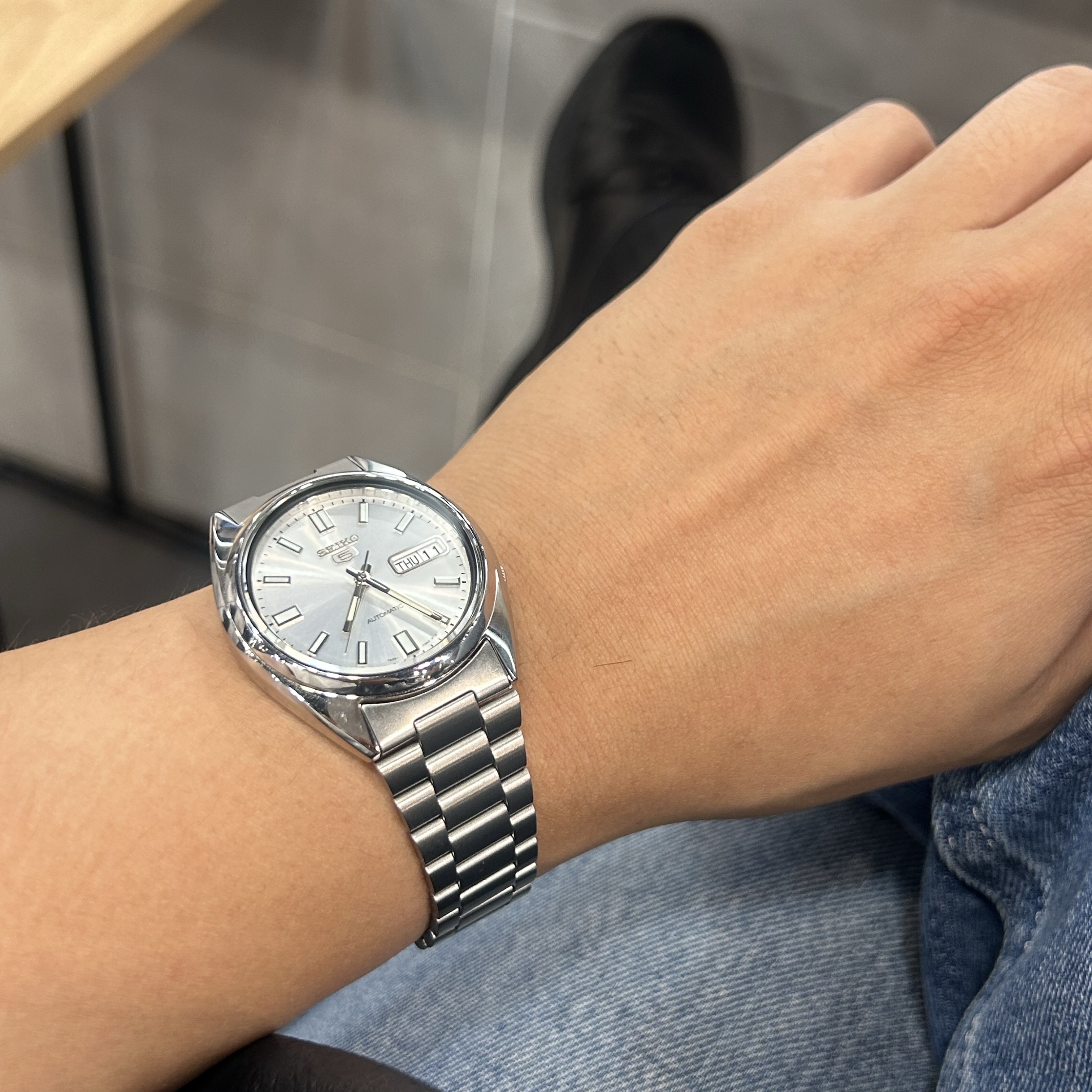 Seiko 5 SNXS73 Silver 착용 스타일