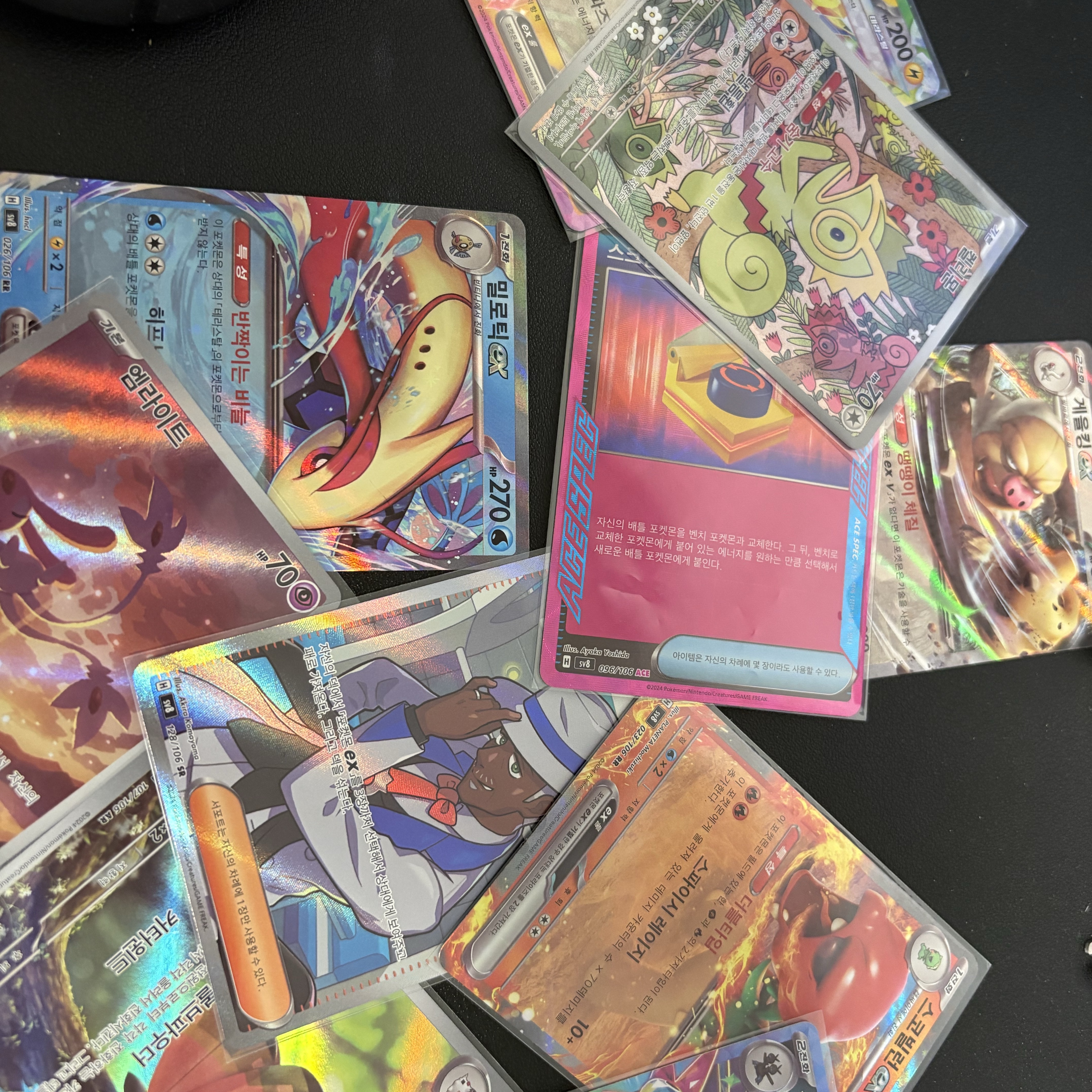 Pokemon TCG Scarlet & Violet Expansion Pack Surging Sparks Box (Pack of 30) 착용 스타일