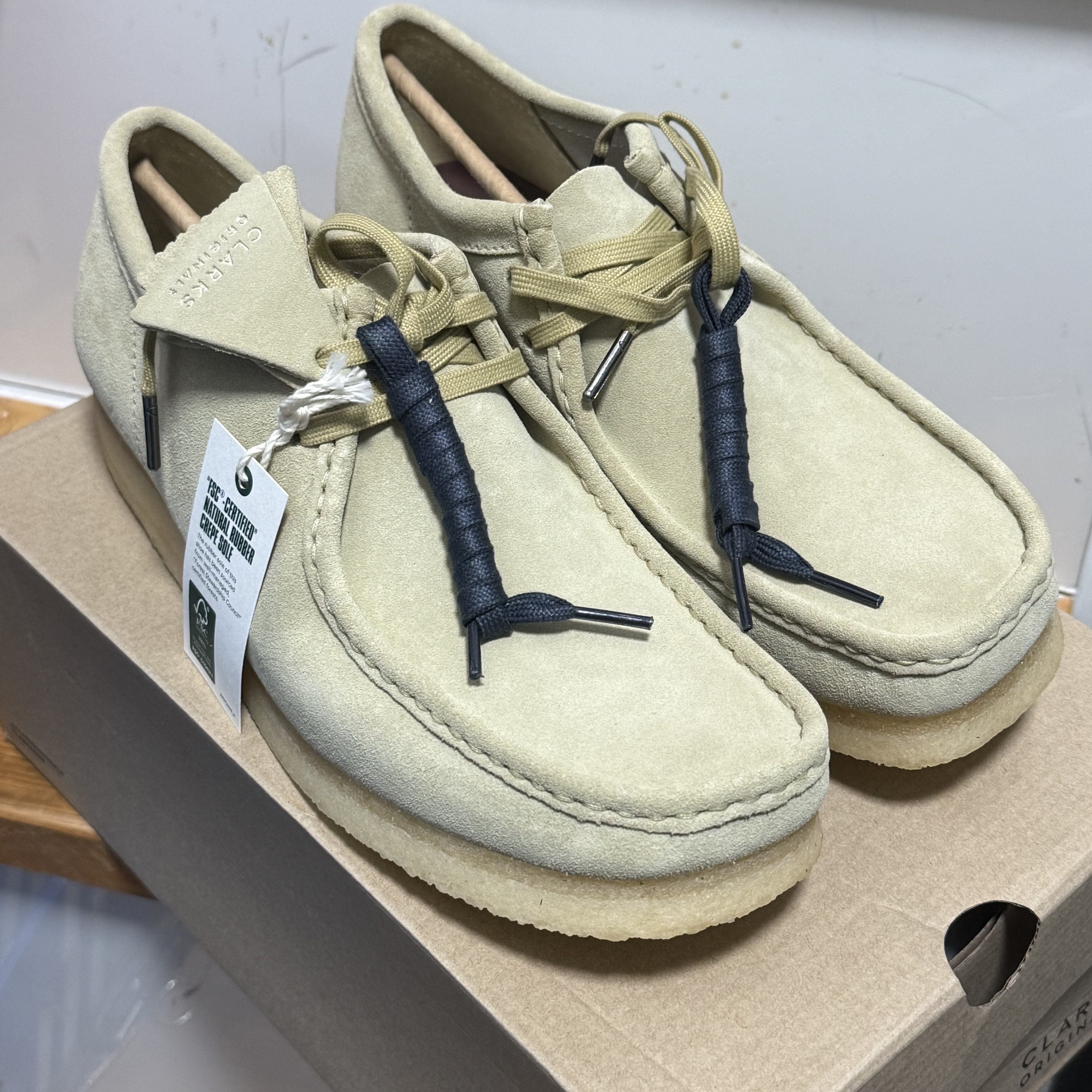 Clarks Wallabee Maple Suede 착용 스타일