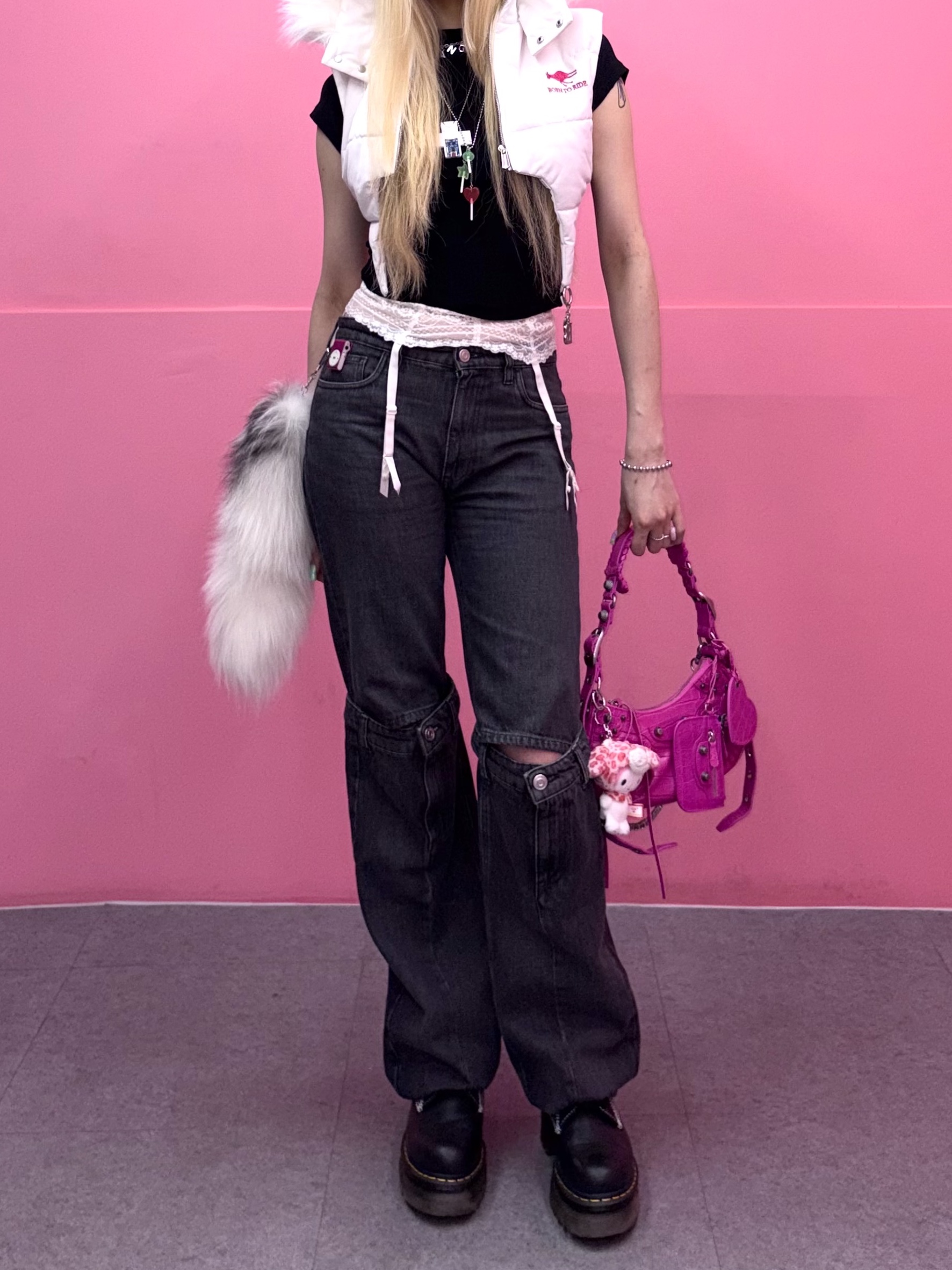 (W) Dr. Martens Buzz 5-Eye Milled Nubuck Shoes Fuchsia Pink, Sculptor Cross Stud Strap Wallet Pink 착용 스타일 - 5