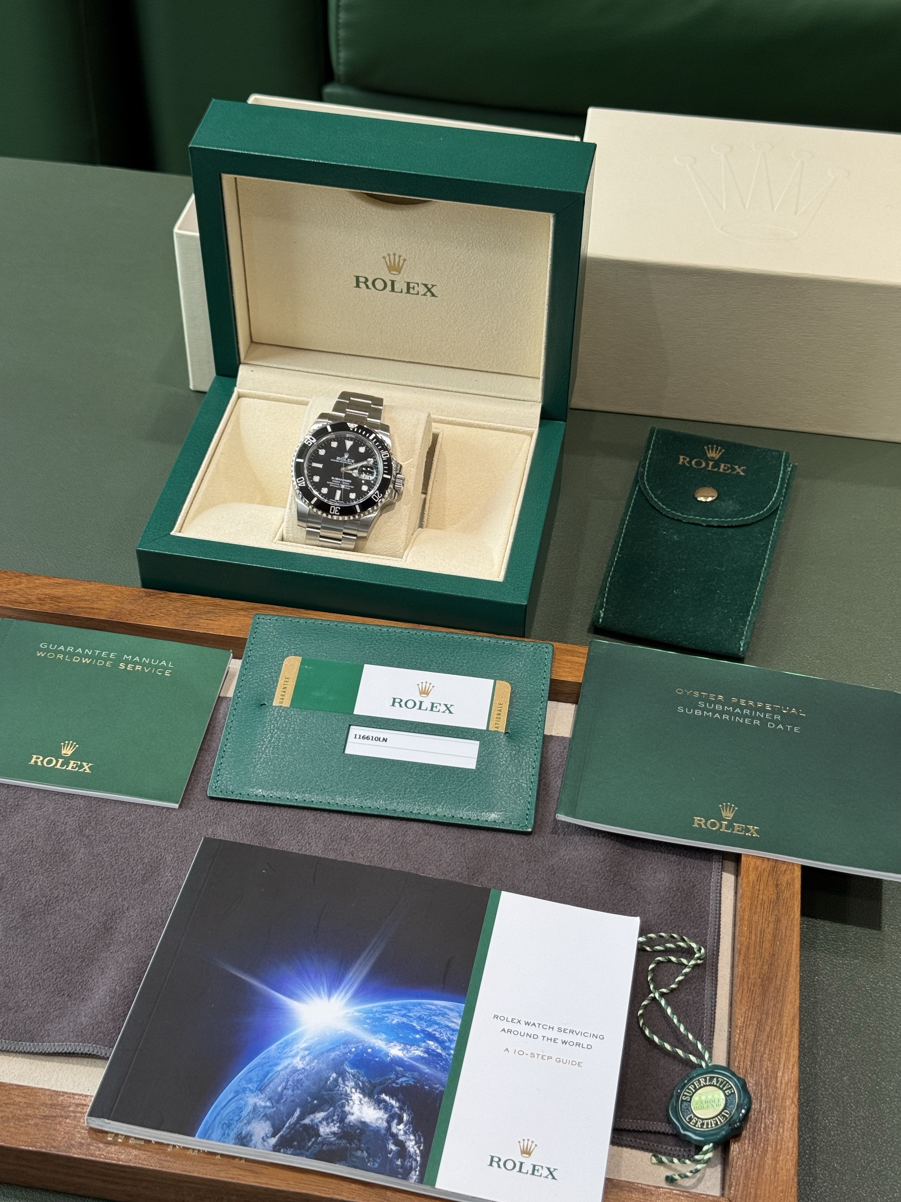 Rolex Submariner Date 41mm 126610LN Black Oyster 착용 스타일