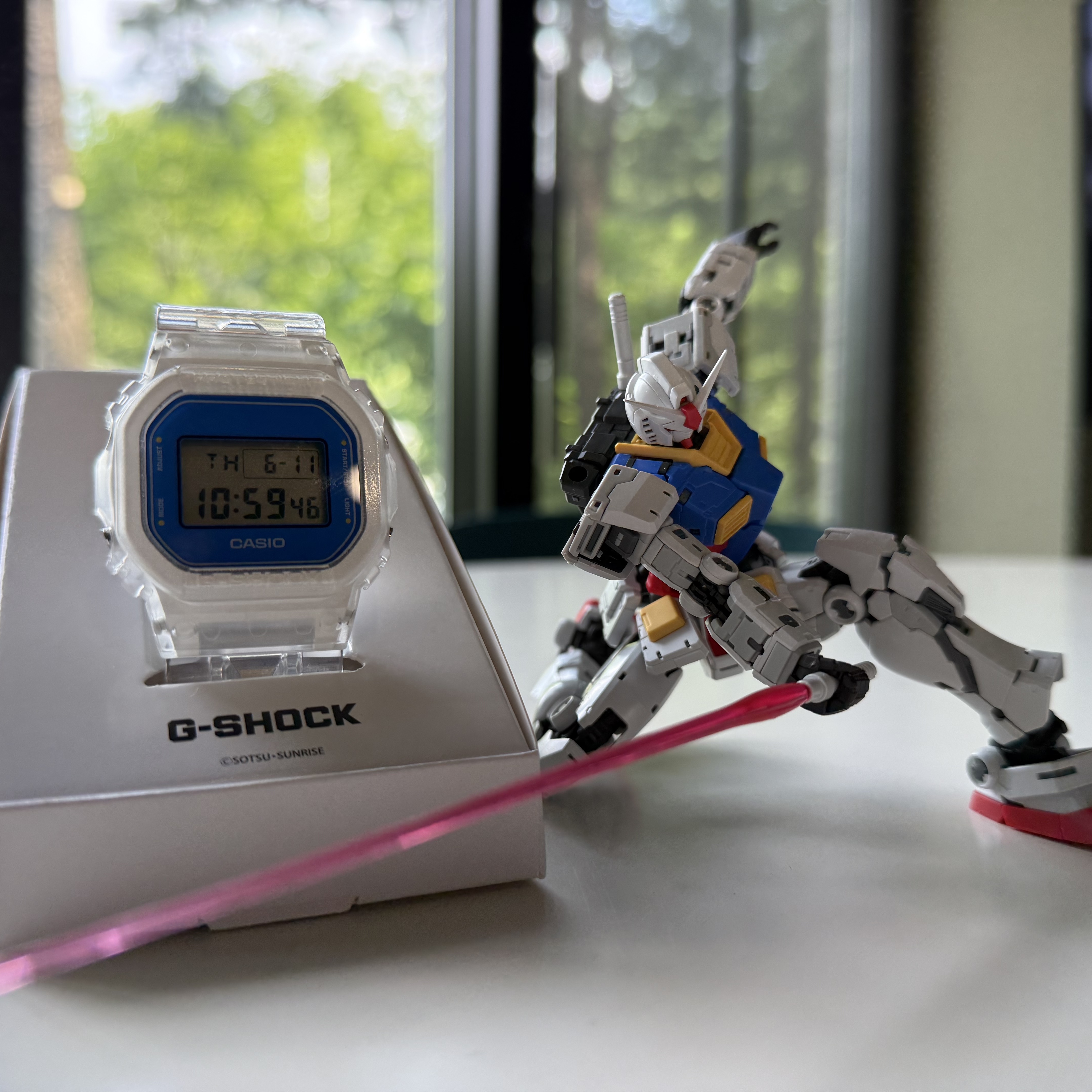 Casio G-Shock x Gundam DW-5600GM26-7DR 착용 스타일