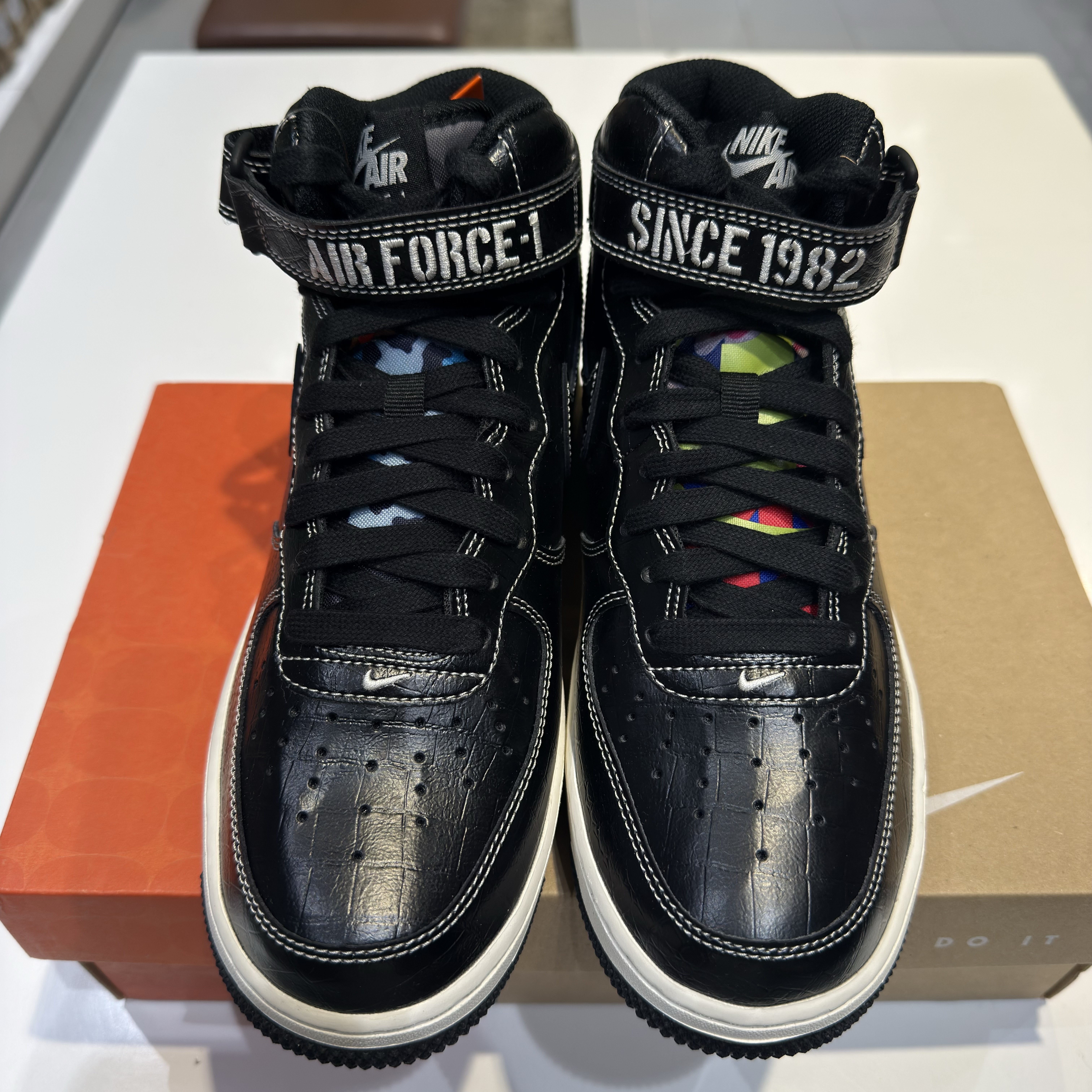 Nike Air Force 1 Mid '07 LX Our Force 1 착용 스타일 - 1