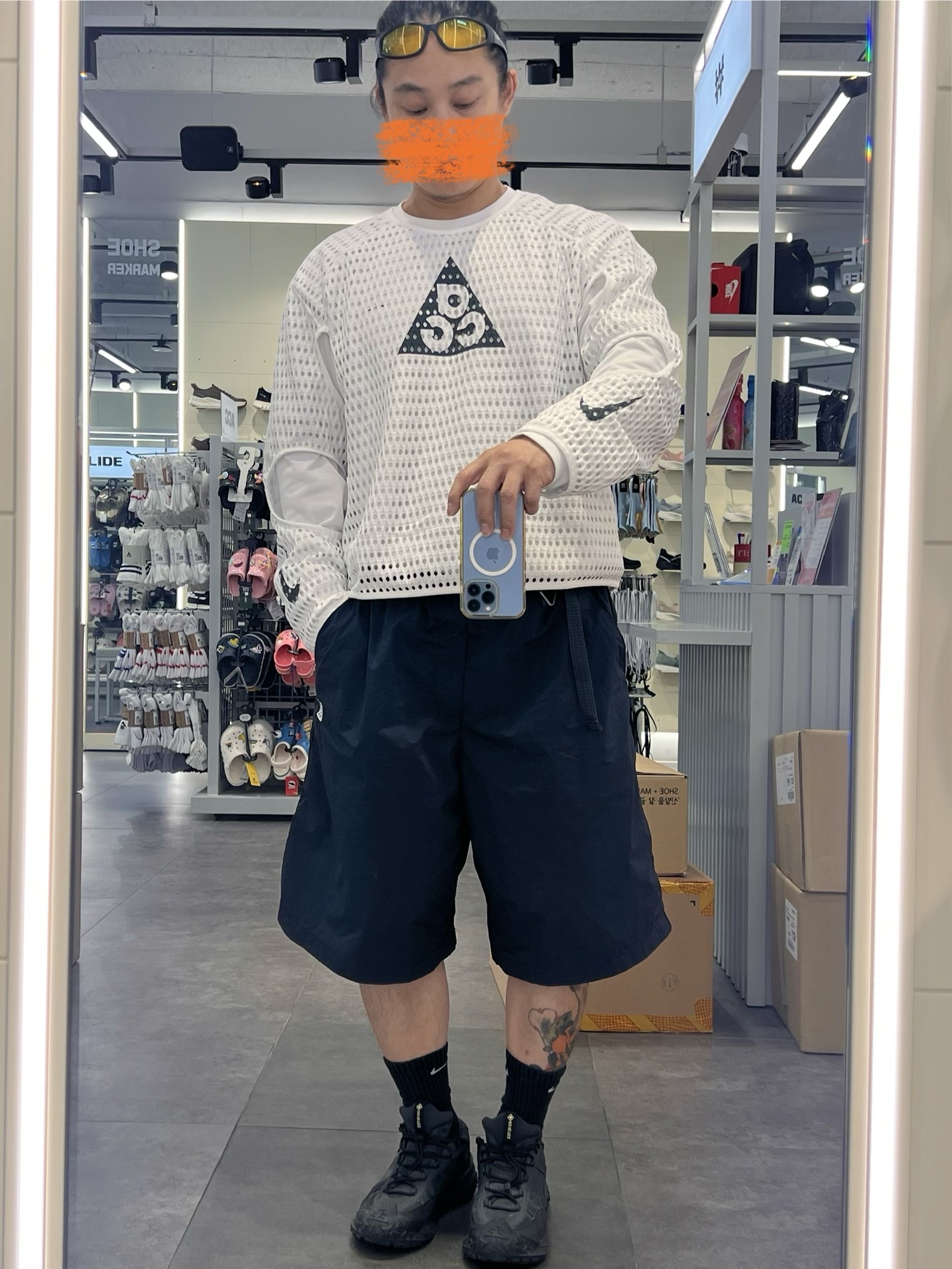 Nike ACG Radical Airflow NXT White Anthracite - Asia, Nike ACG Mountain Fly 2 Low Gore-Tex Black and Dark Smoke Grey 착용 스타일