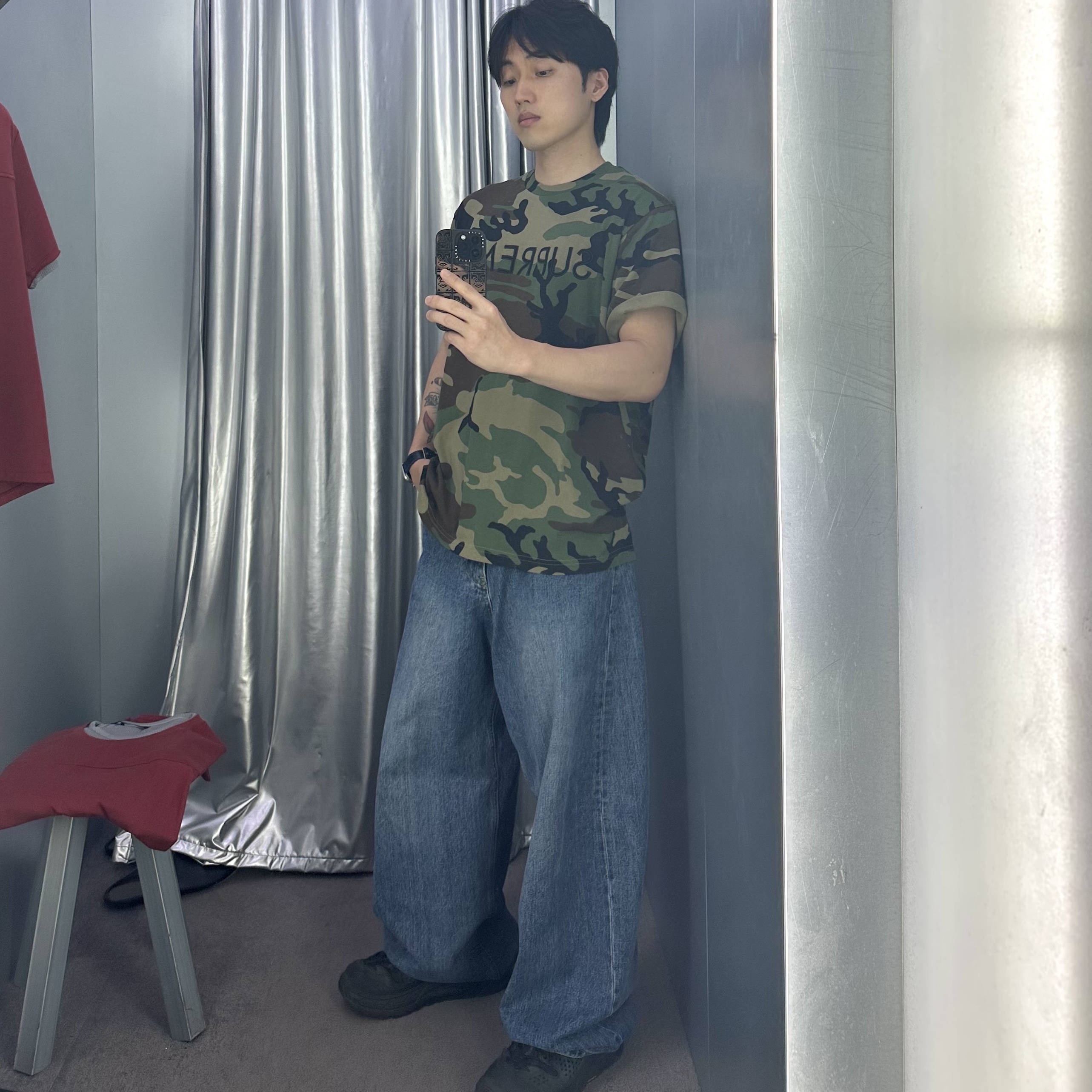 Supreme Capital S/S Top Woodland Camo - 25SS 착용 스타일