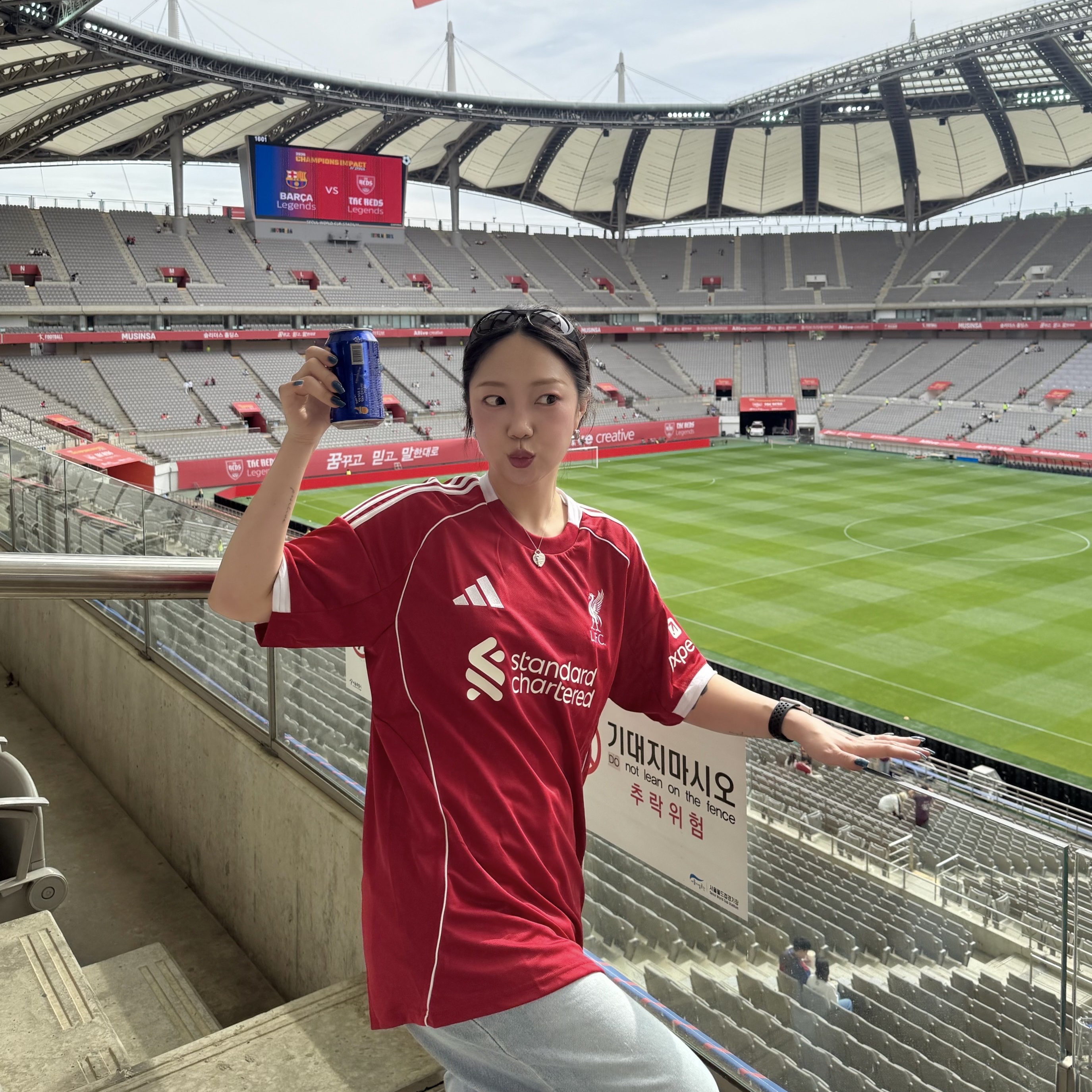 Adidas Liverpool FC 2025/26 Home Jersey Strawberry Red - KR Sizing (Non Marking Ver.), Oakley Eye Jacket Redux Matte Black Frame Prizm Grey Lenses High Bridge Fit 착용 스타일 - 1