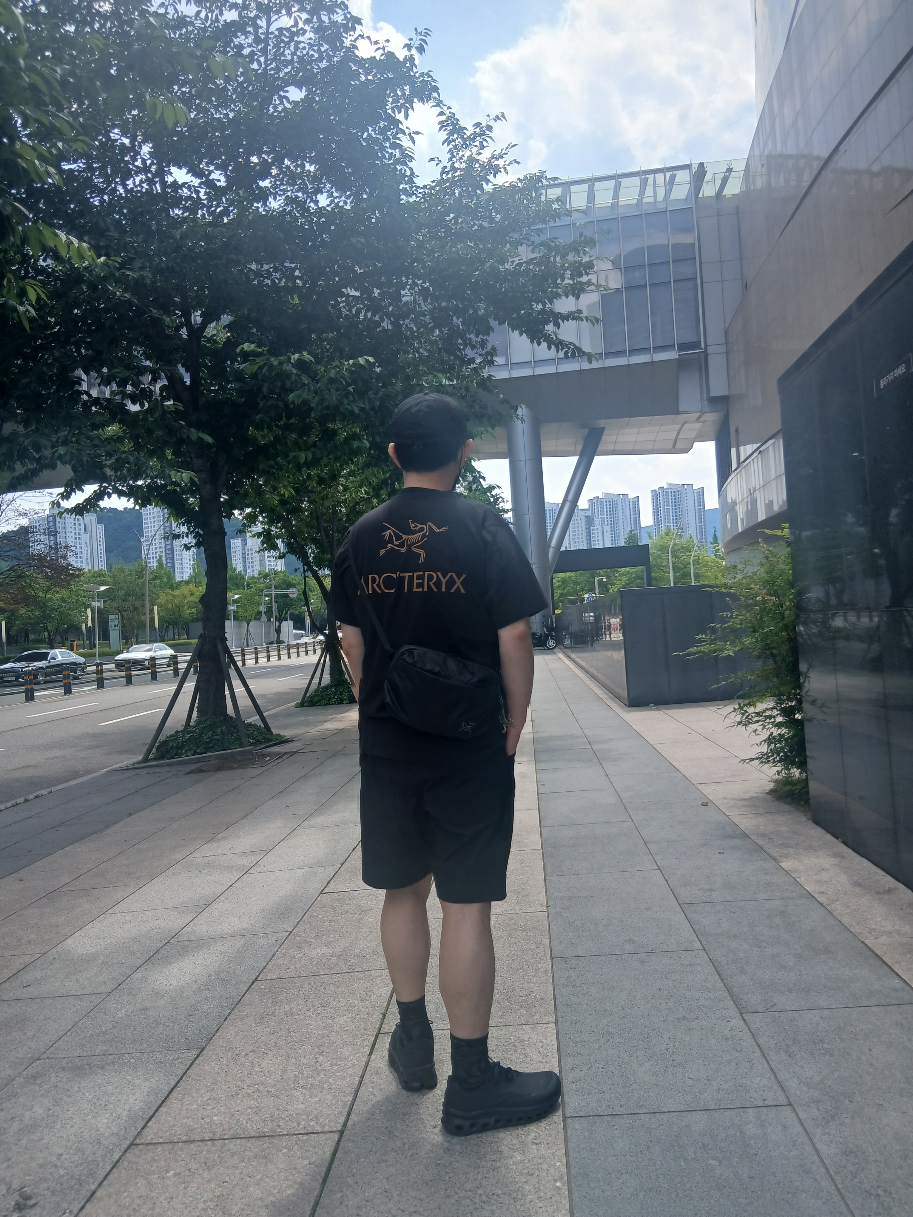 On Running x Post Archive Faction (Paf) Cloudmonster 2 Black Magnet, Stone Island 9100011 Nylon Metal in Econyl Baseball Cap with Drawcord Compass Embroidery Black 착용 스타일 - 7