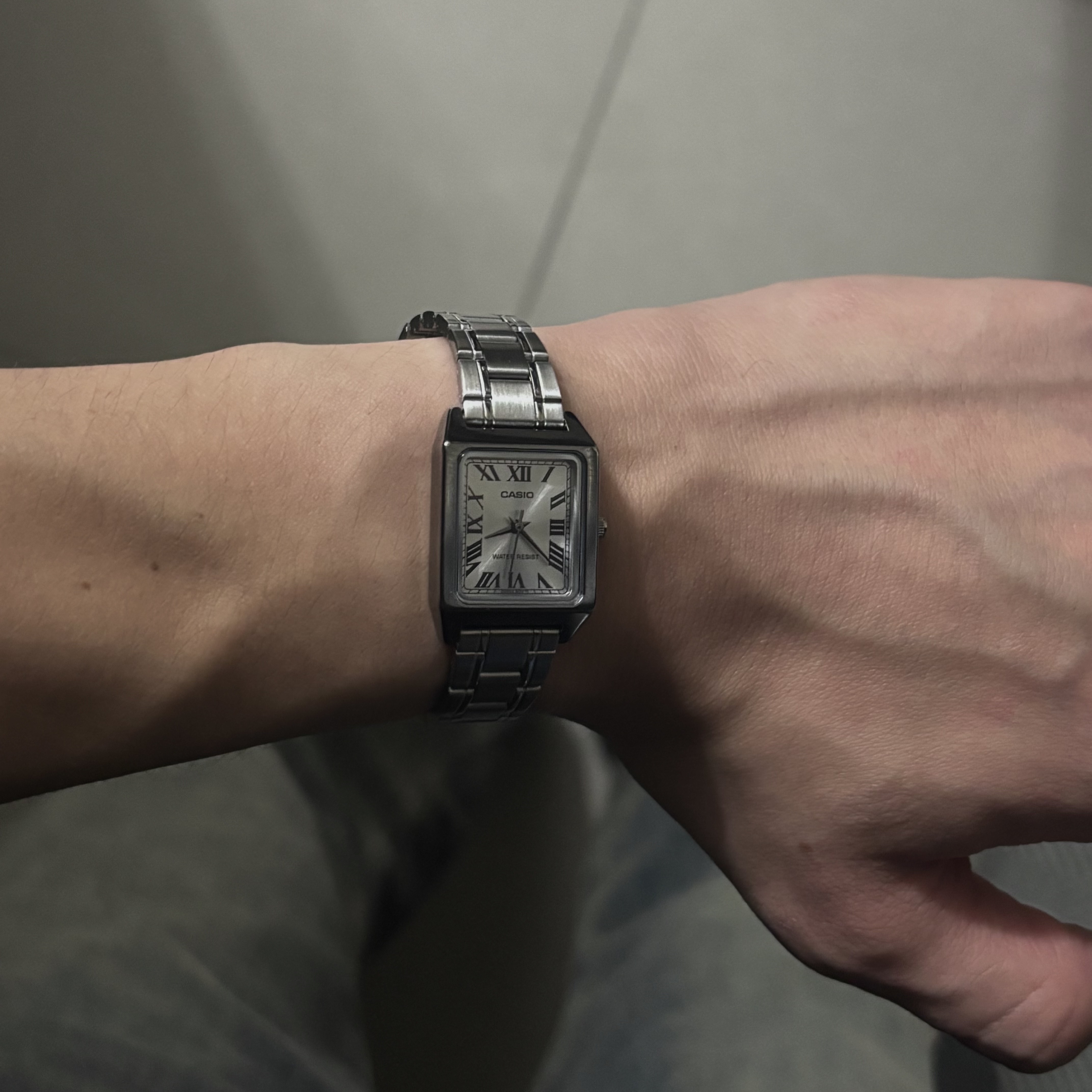 Casio LTP-V007D-7B 착용 스타일