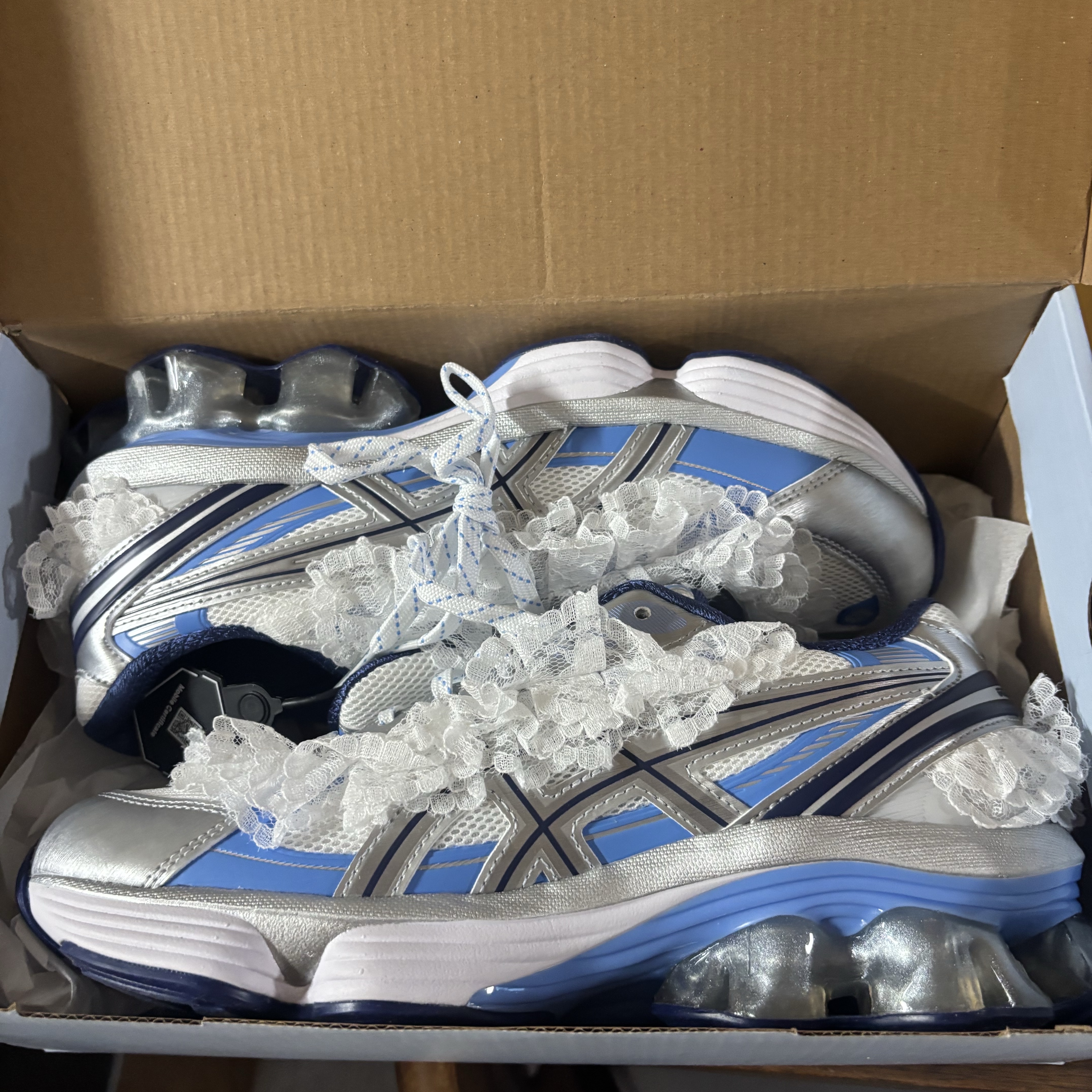 Asics x Shushu Tong Gel-Kinetic Fluent White Dive Blue 착용 스타일